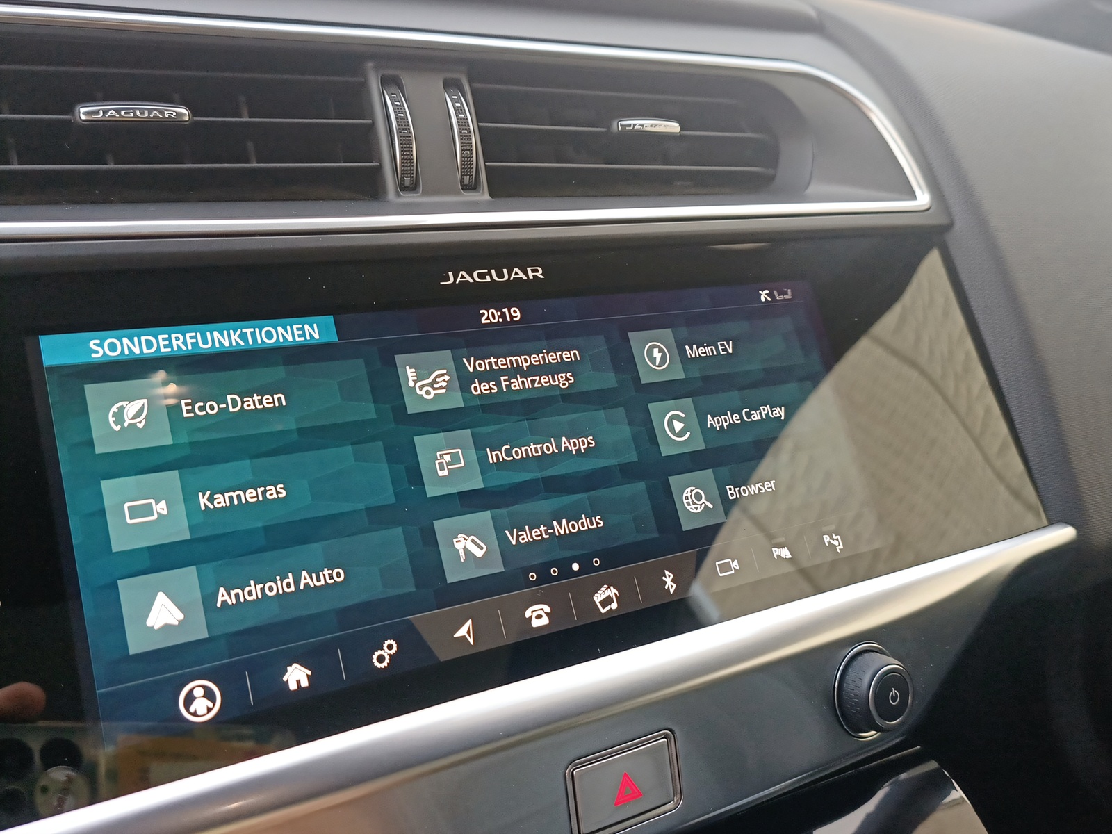JAGUAR I-Pace EV400 SE AWD-image-23