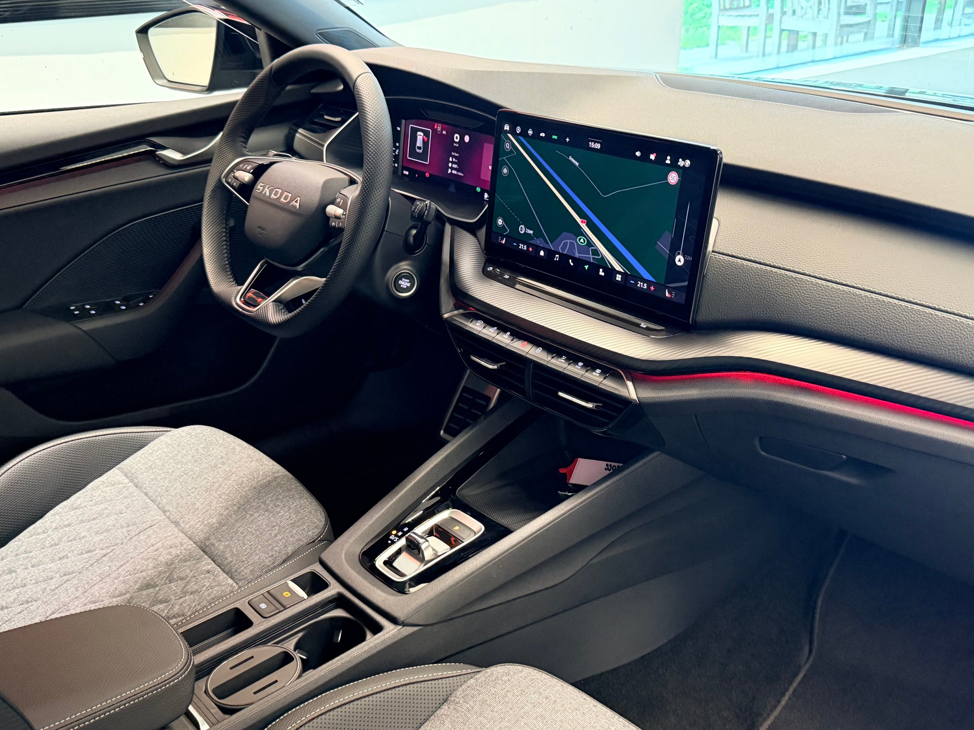 SKODA Octavia Combi 2.0 TSI DSG Sport Line 4x4-image-20