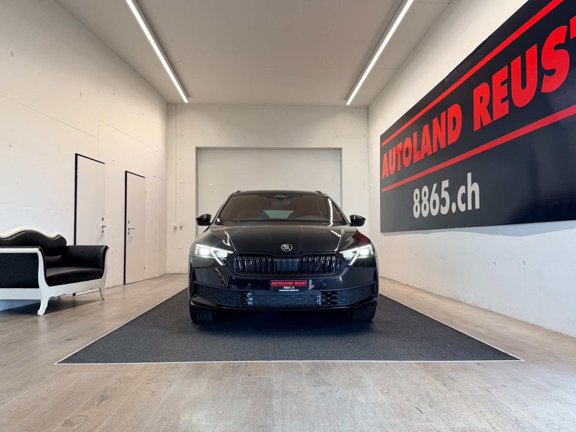 SKODA Octavia Combi 2.0 TSI DSG Sport Line 4x4-image-1