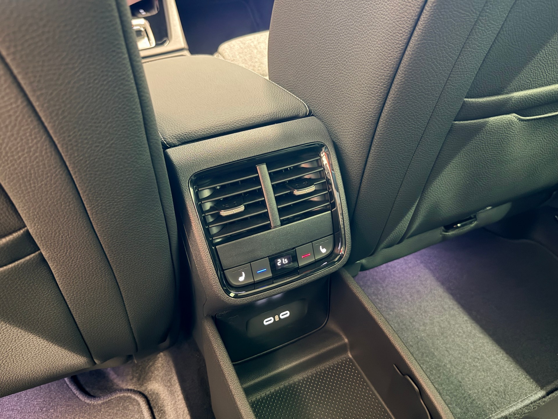 SKODA Octavia Combi 2.0 TSI DSG Sport Line 4x4-image-17