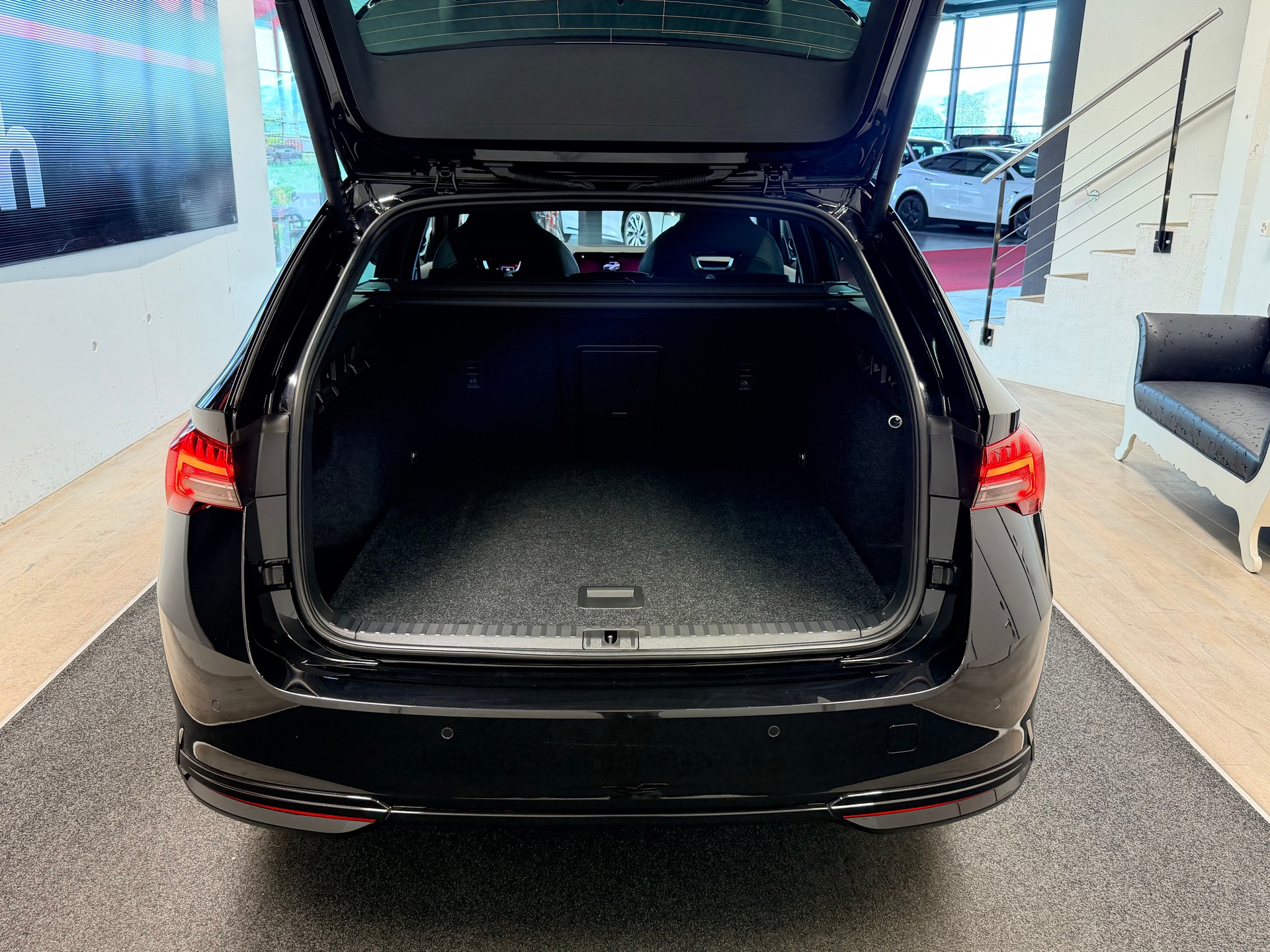 SKODA Octavia Combi 2.0 TSI DSG Sport Line 4x4-image-9