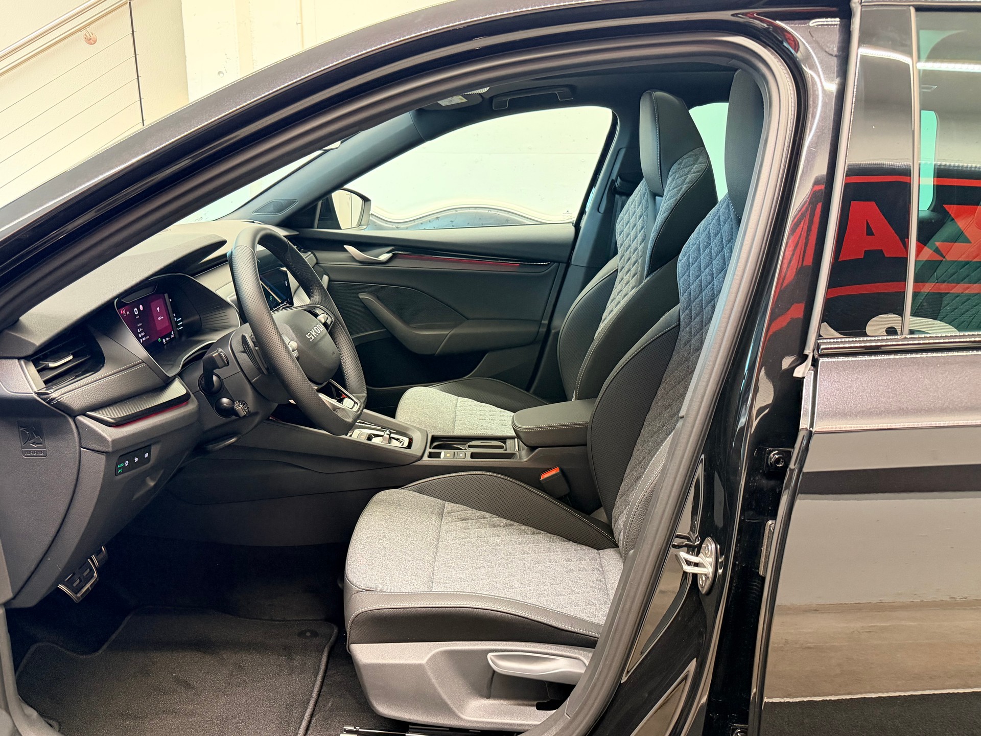 SKODA Octavia Combi 2.0 TSI DSG Sport Line 4x4-image-13