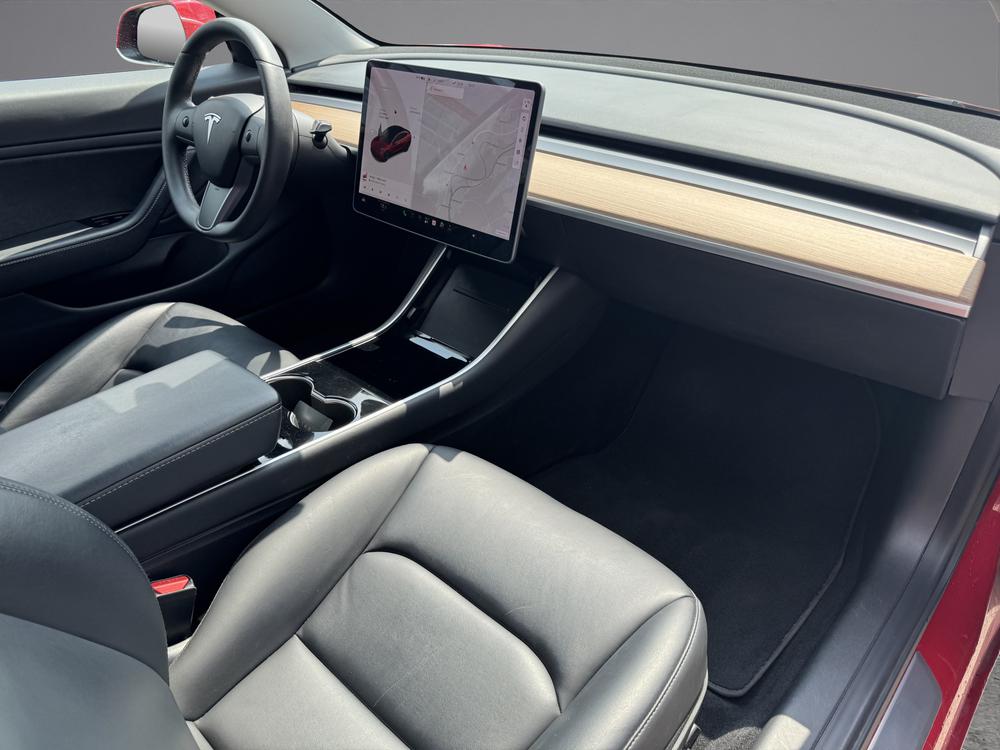 TESLA Model 3 Long Range Dual Motor AWD (CH-Fahrzeug)-image-9