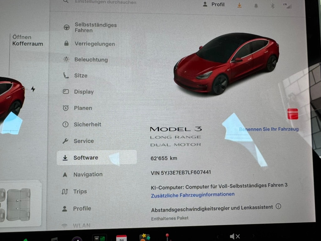TESLA Model 3 Long Range Dual Motor AWD (CH-Fahrzeug)-image-14