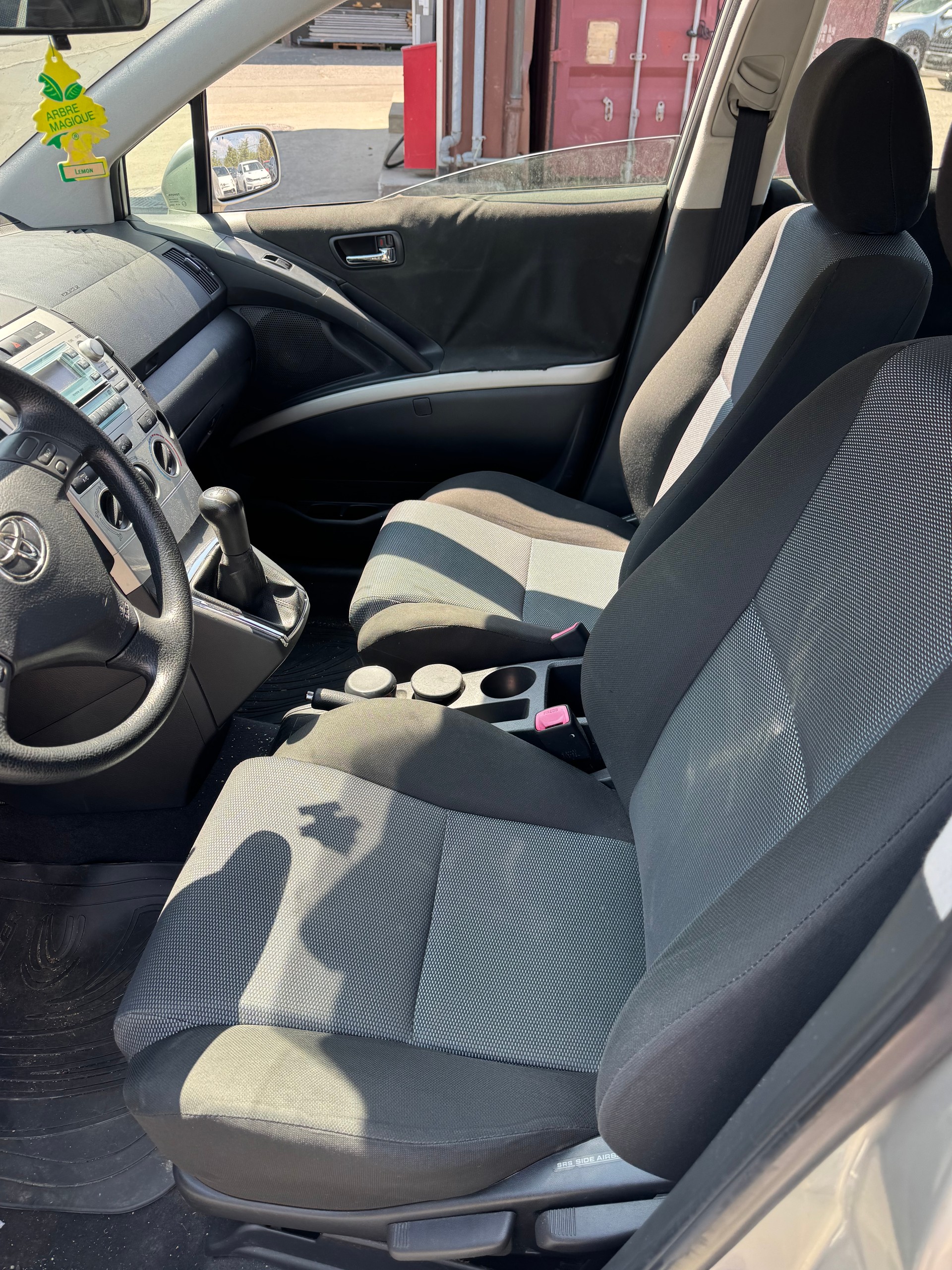 TOYOTA Corolla Verso 2.2 D-4D Linea Terra Dynamic-image-5