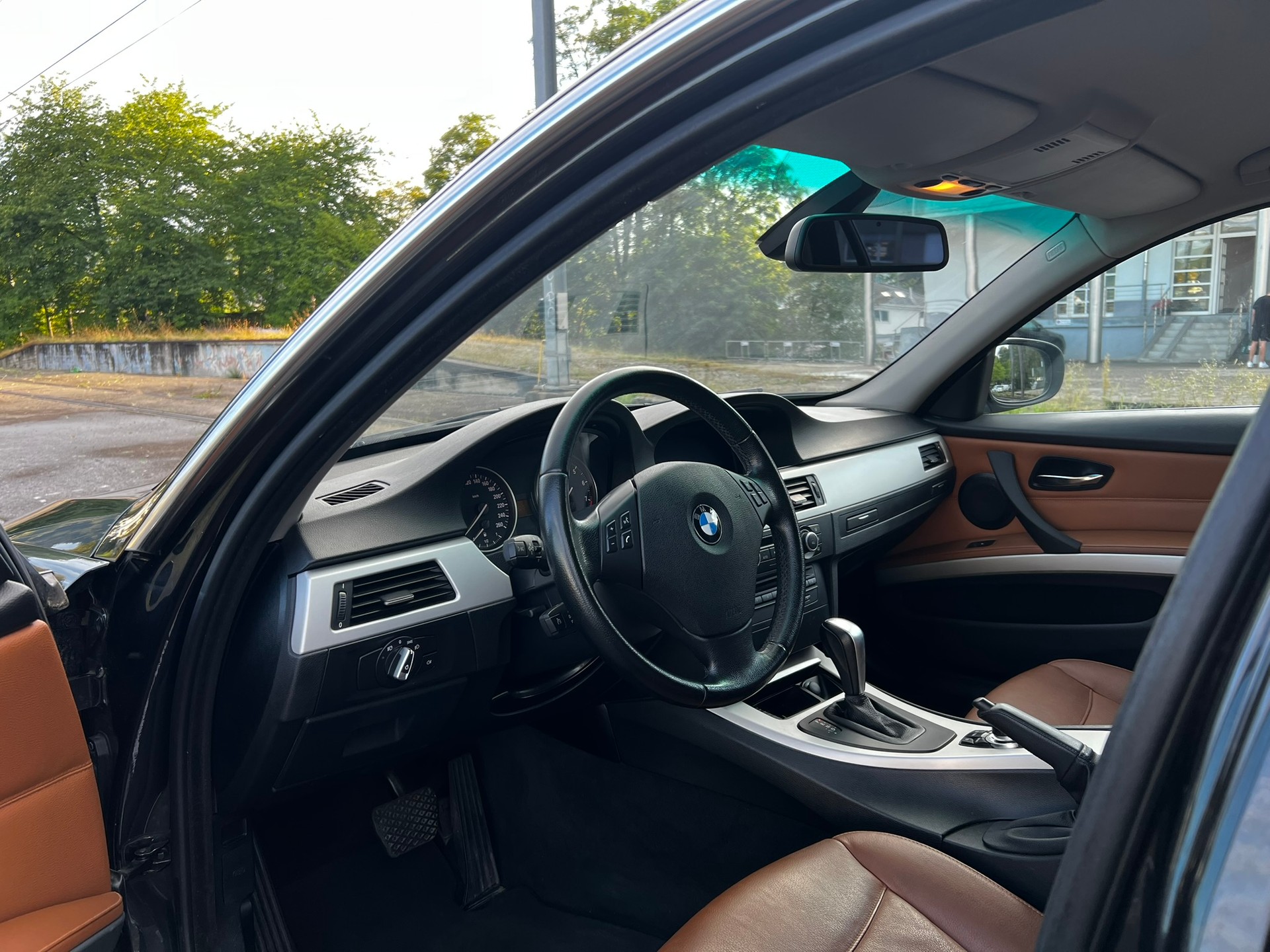 BMW 325i Touring Steptronic-image-8