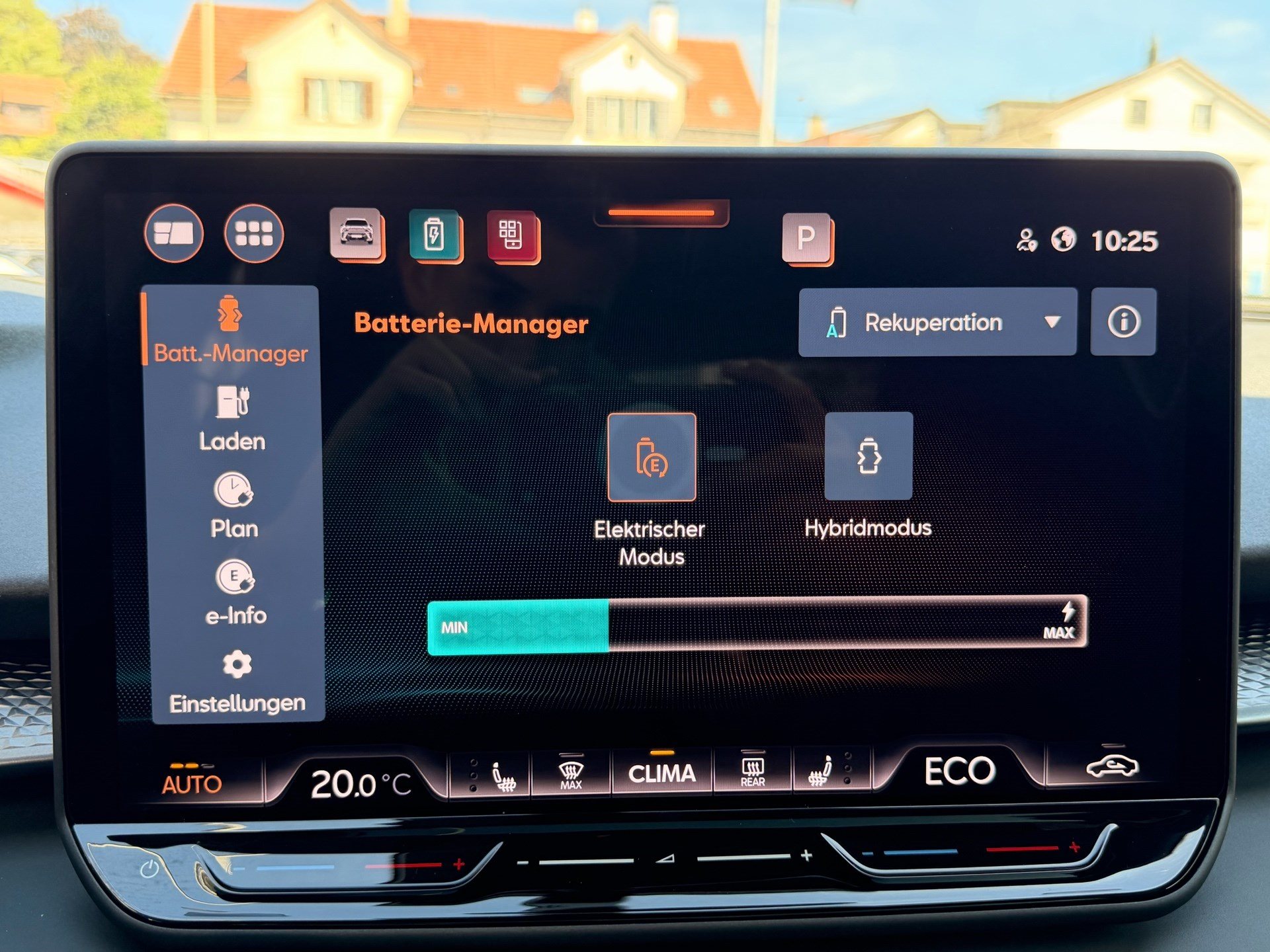 CUPRA Terramar 1.5 e-Hybrid 204 PS *** ANHÄNGERKUPPLUNG & PANORAMADACH ***-image-16