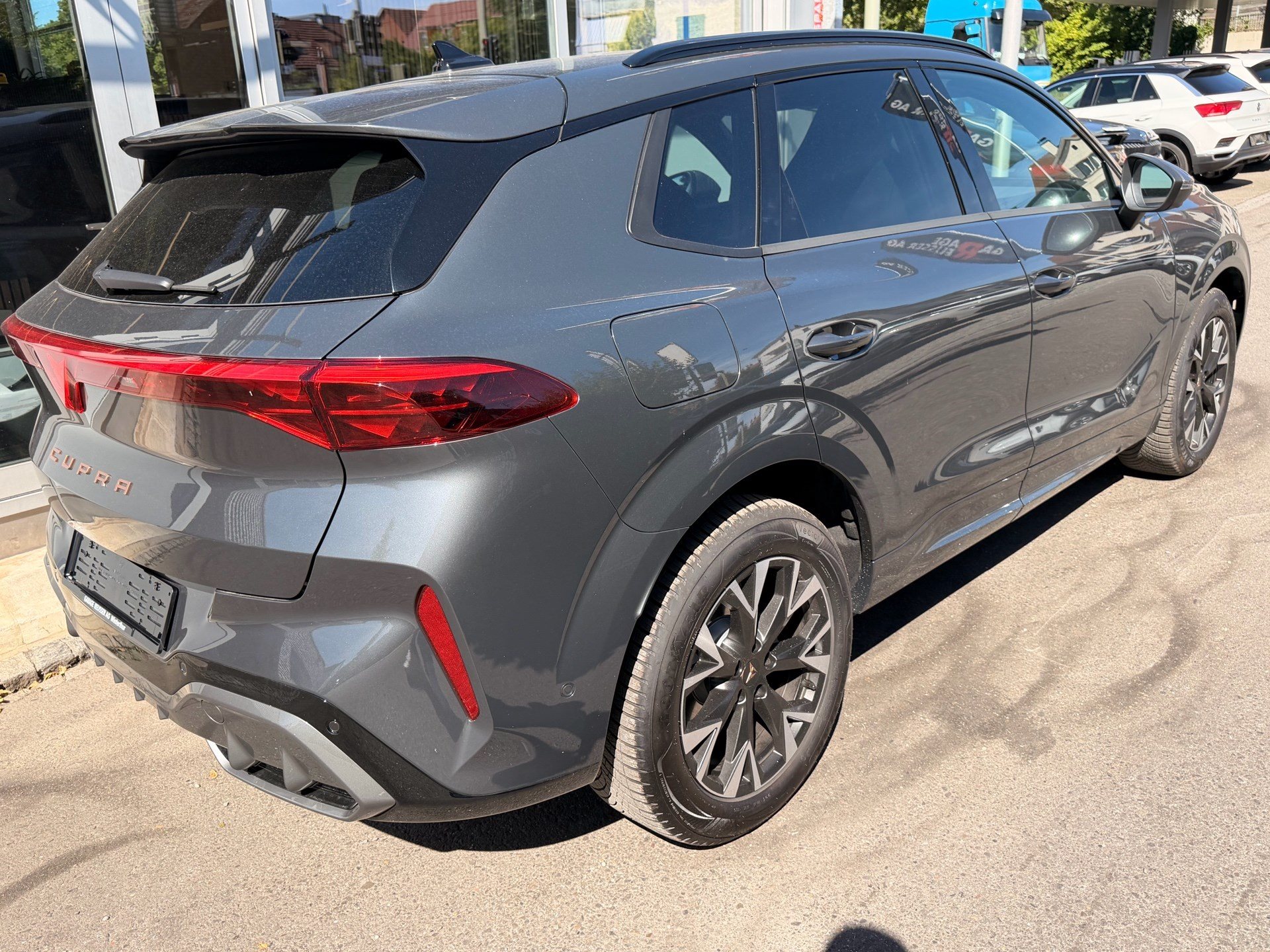 CUPRA Terramar 1.5 e-Hybrid 204 PS *** ANHÄNGERKUPPLUNG & PANORAMADACH ***-image-3