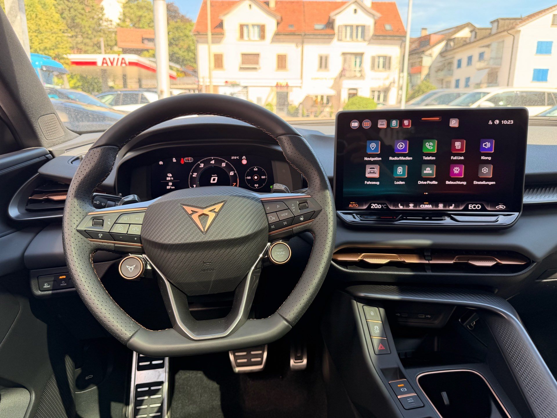 CUPRA Terramar 1.5 e-Hybrid 204 PS *** ANHÄNGERKUPPLUNG & PANORAMADACH ***-image-8