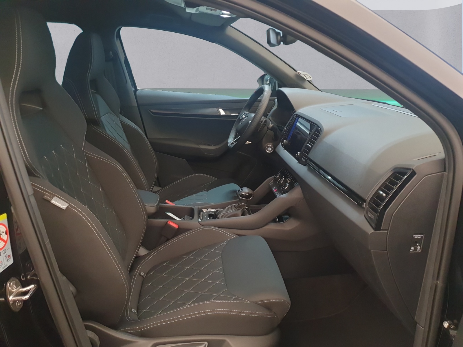 SKODA Karoq 1.5 TSI SportLine DSG-image-9