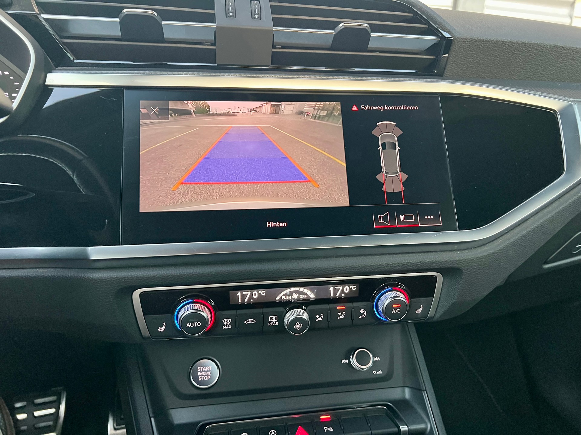 AUDI Q3 35 TFSI S line S-tronic-image-14
