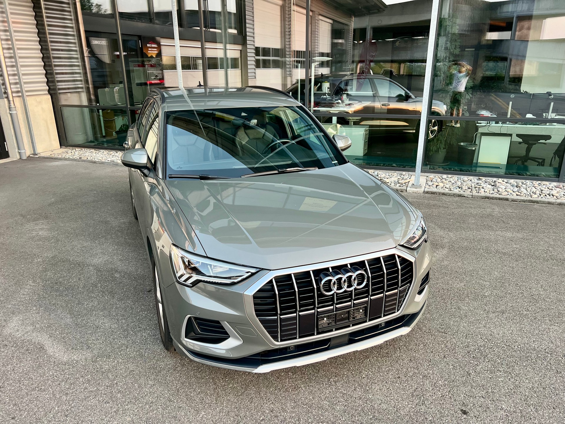 AUDI Q3 35 TFSI S line S-tronic-image-3