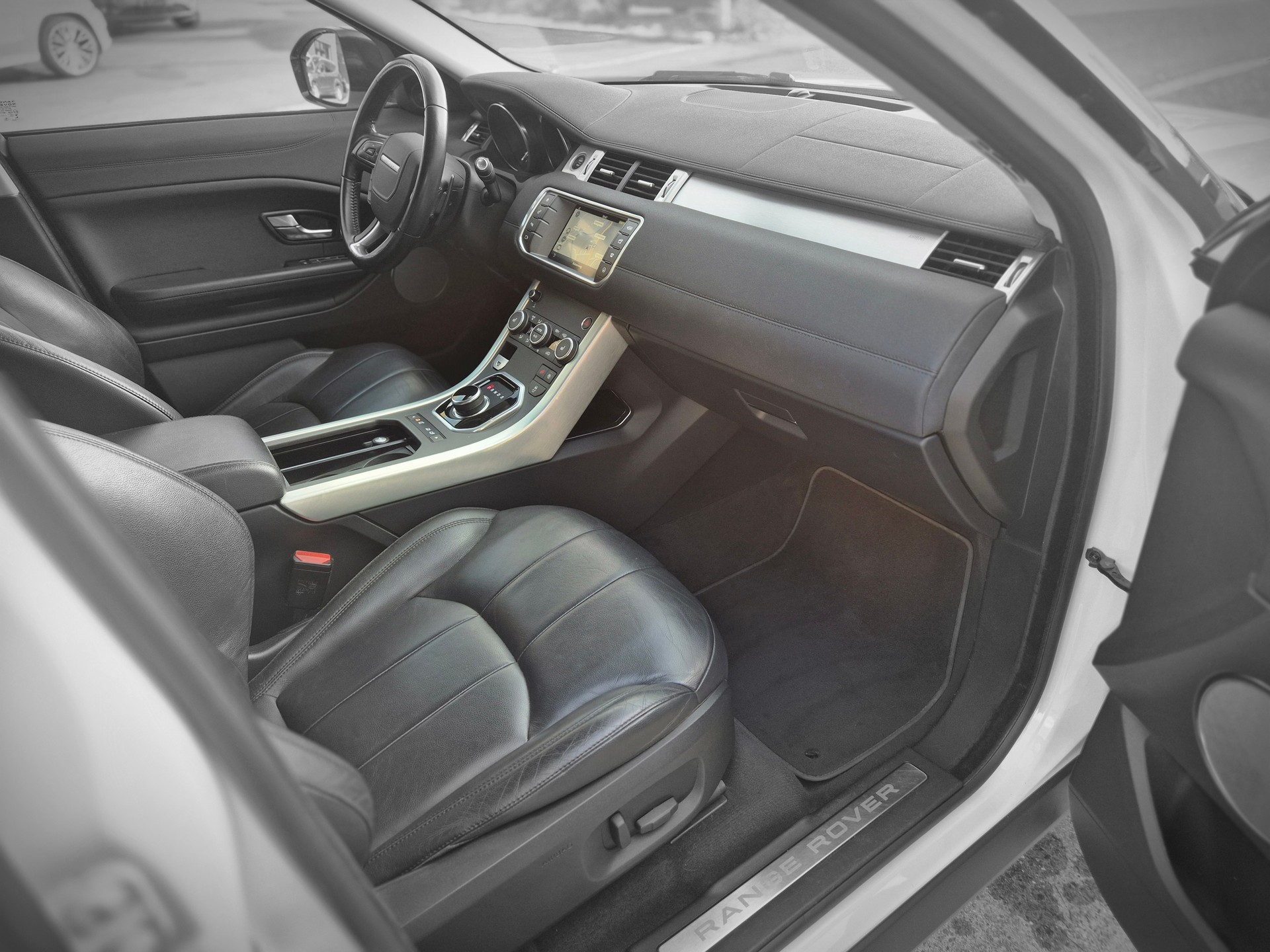 LAND ROVER Range Rover Evoque 2.0 TD4 HSE Dynamic AT9-image-9