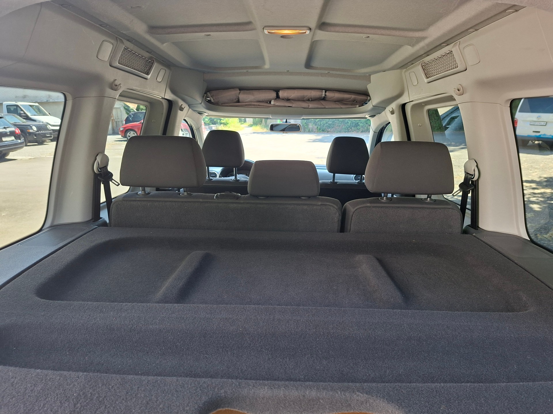 VW VW CADDY 2.0 TDI 140PS 4X4 4MOTION DSG COMPACT CAMPER 5SITZE-image-10