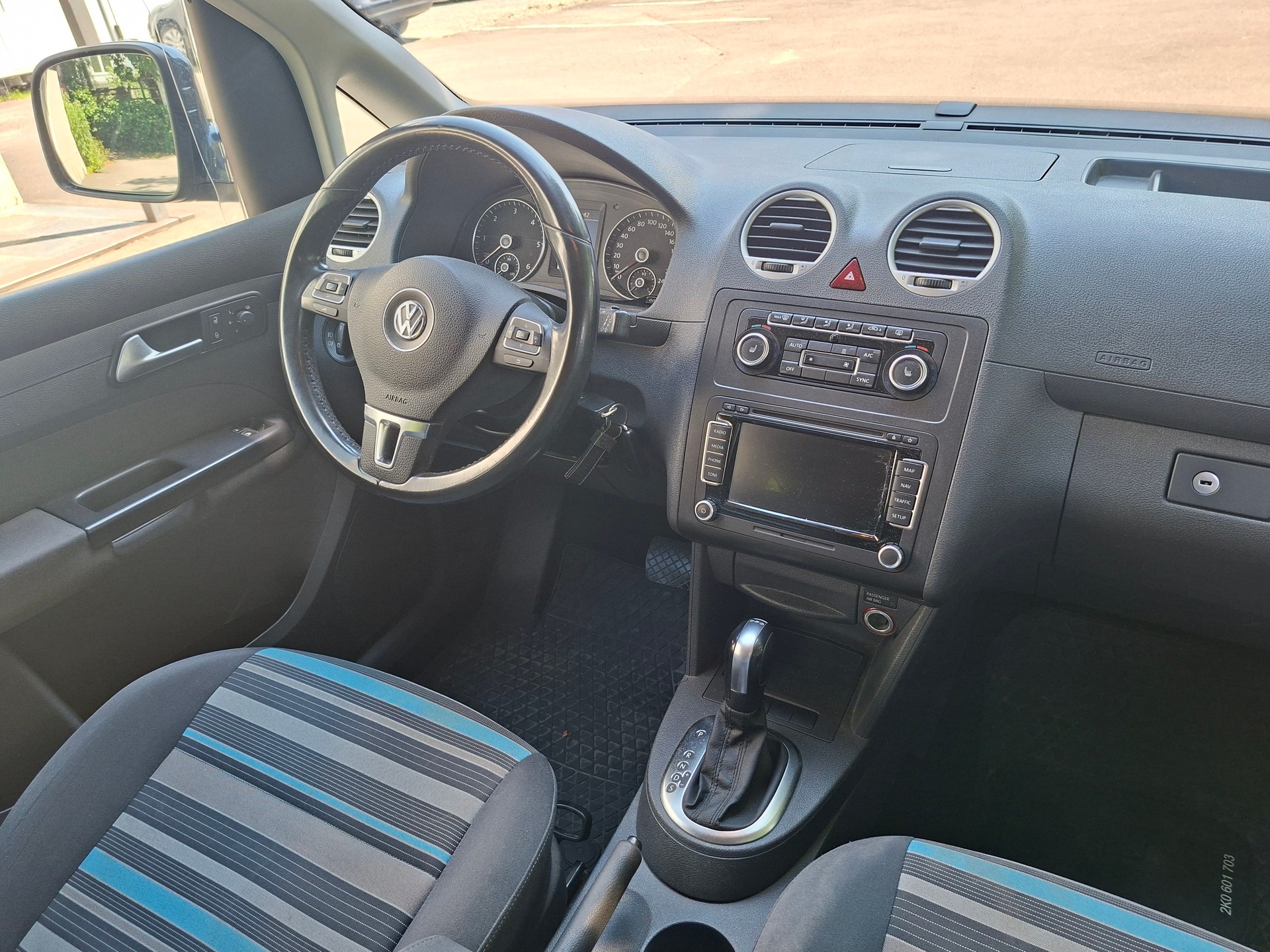 VW VW CADDY 2.0 TDI 140PS 4X4 4MOTION DSG COMPACT CAMPER 5SITZE-image-8