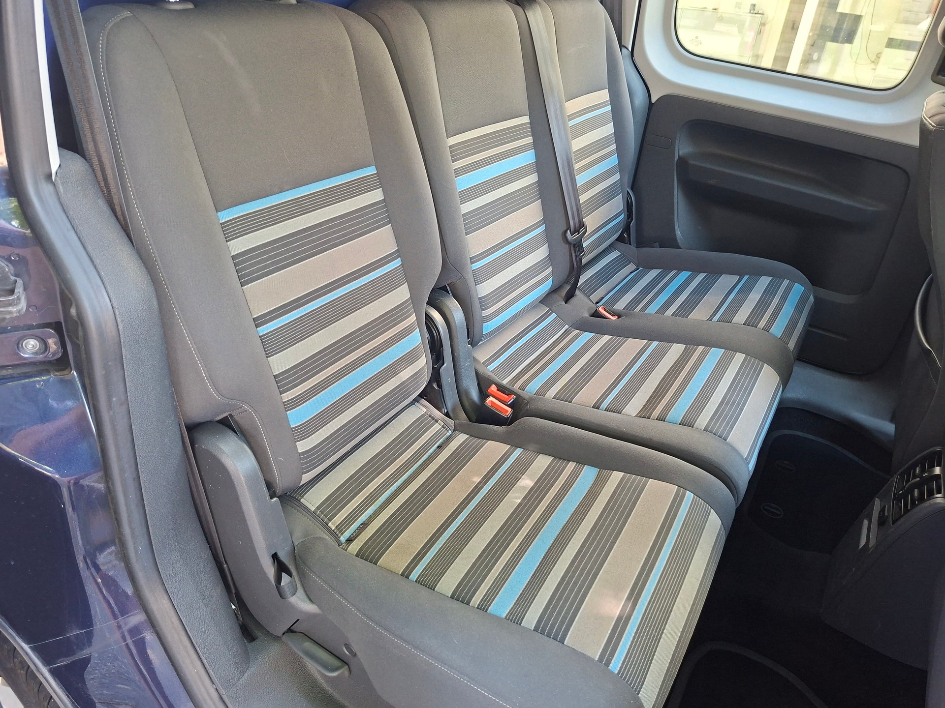 VW VW CADDY 2.0 TDI 140PS 4X4 4MOTION DSG COMPACT CAMPER 5SITZE-image-7