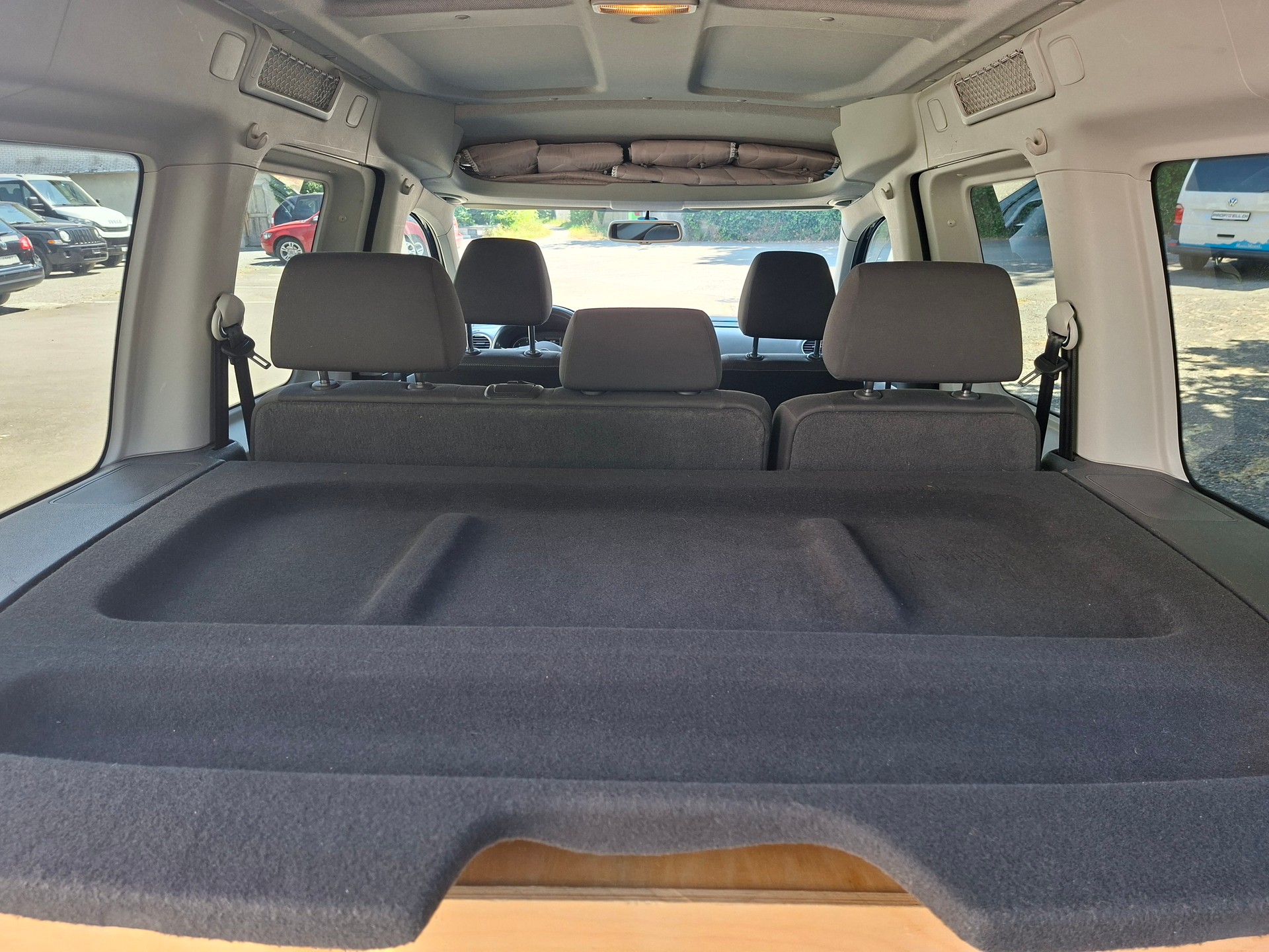 VW VW CADDY 2.0 TDI 140PS 4X4 4MOTION DSG COMPACT CAMPER 5SITZE-image-9