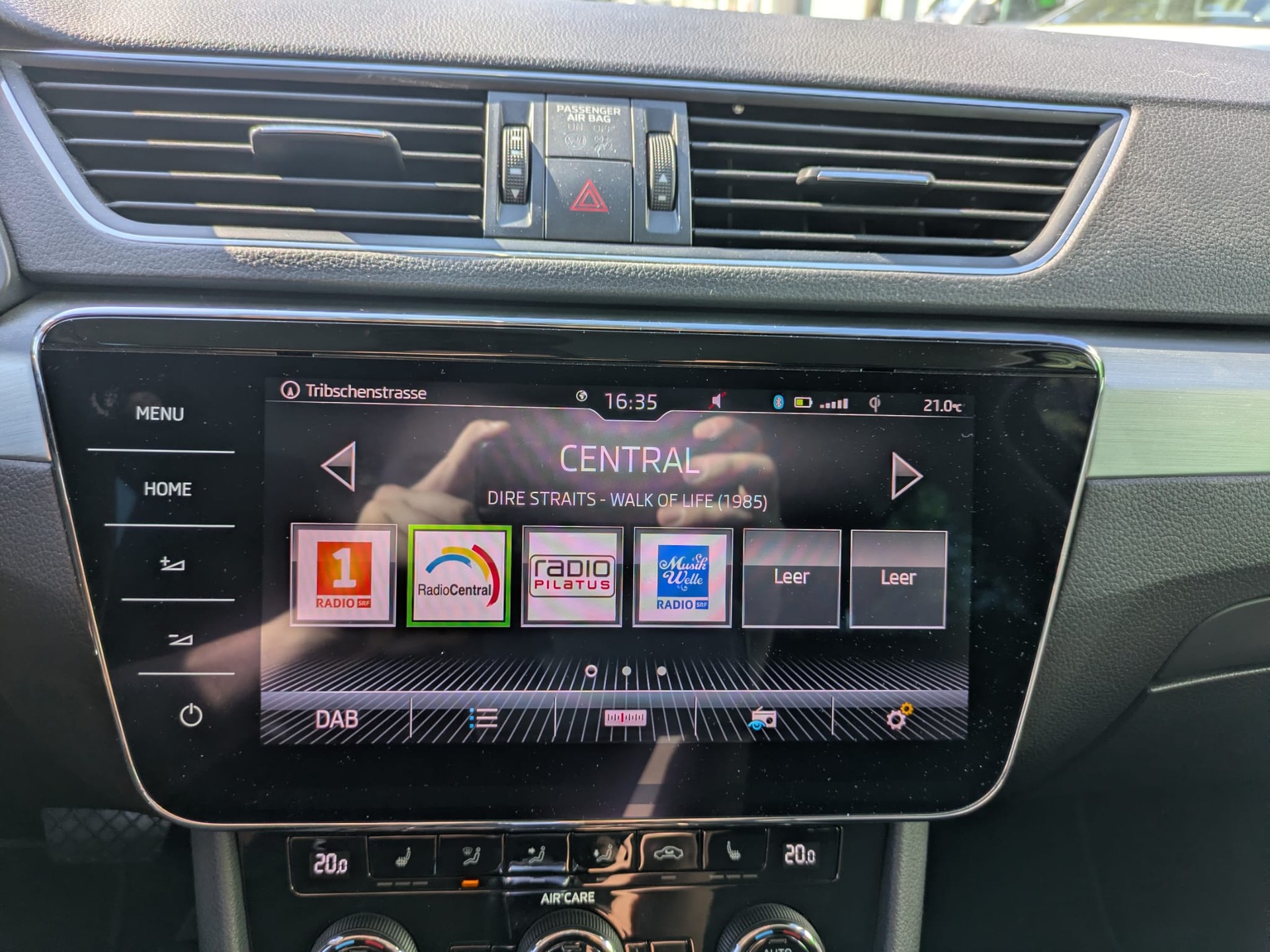 SKODA Superb Combi 2.0 TDi Ambition 4x4 DSG-image-18