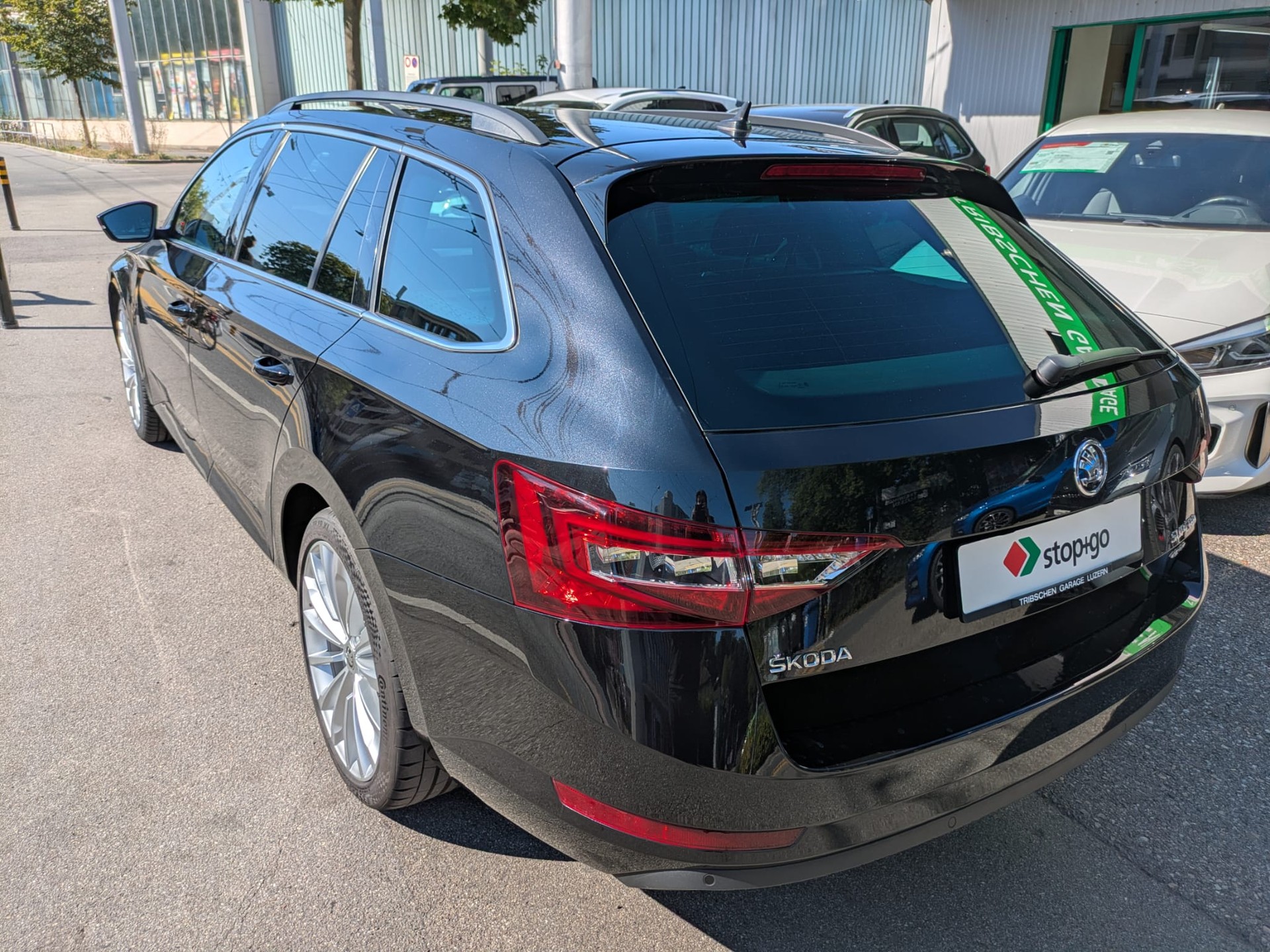 SKODA Superb Combi 2.0 TDi Ambition 4x4 DSG-image-8