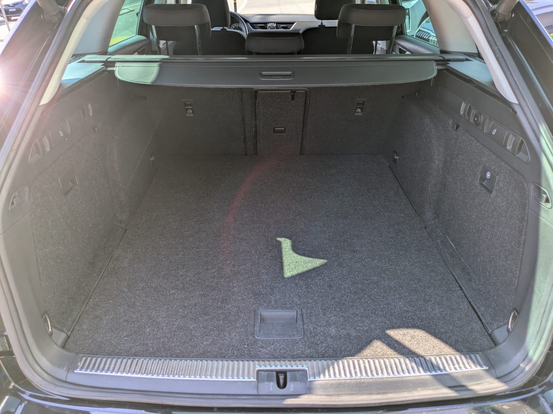 SKODA Superb Combi 2.0 TDi Ambition 4x4 DSG-image-10