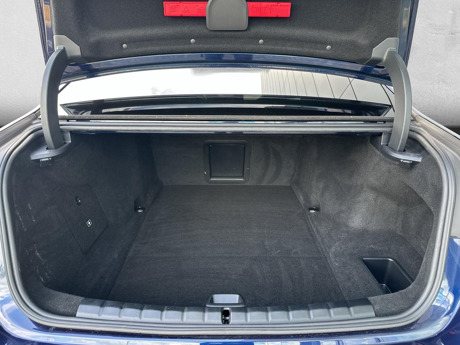 BMW i7 xDrive60 (CH) AHK * TansanitBlau Mét * SOH TEST 96%-image-11