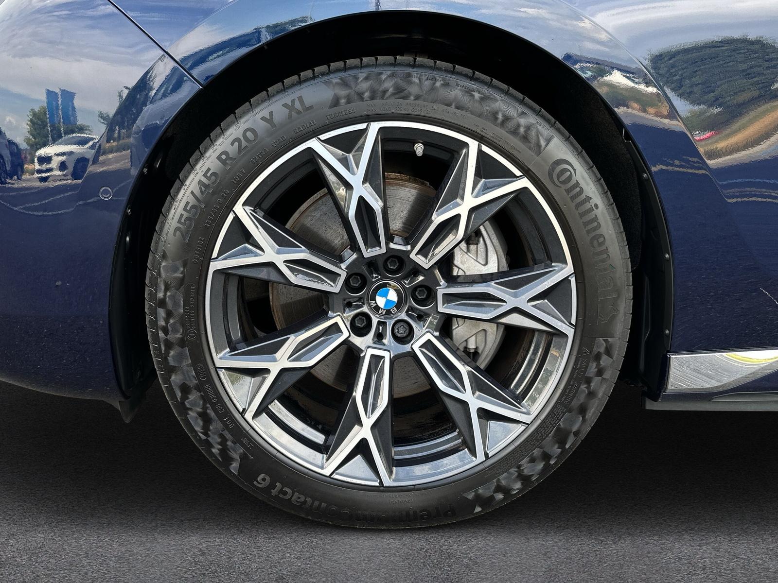 BMW i7 xDrive60 (CH) AHK * TansanitBlau Mét * SOH TEST 96%-image-10