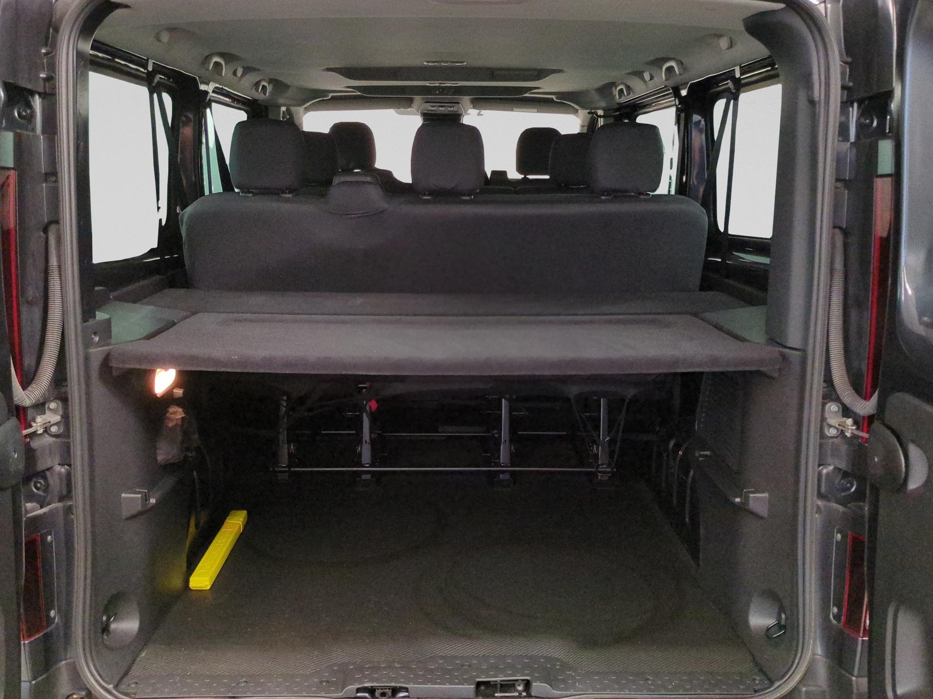 RENAULT Trafic Blue dCi 150 Passenger Techno-image-15