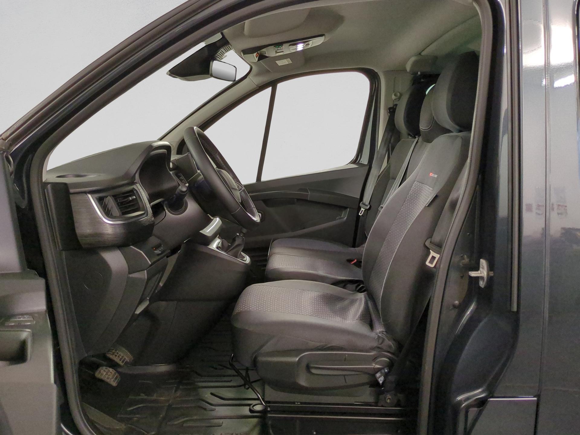 RENAULT Trafic Blue dCi 150 Passenger Techno-image-8