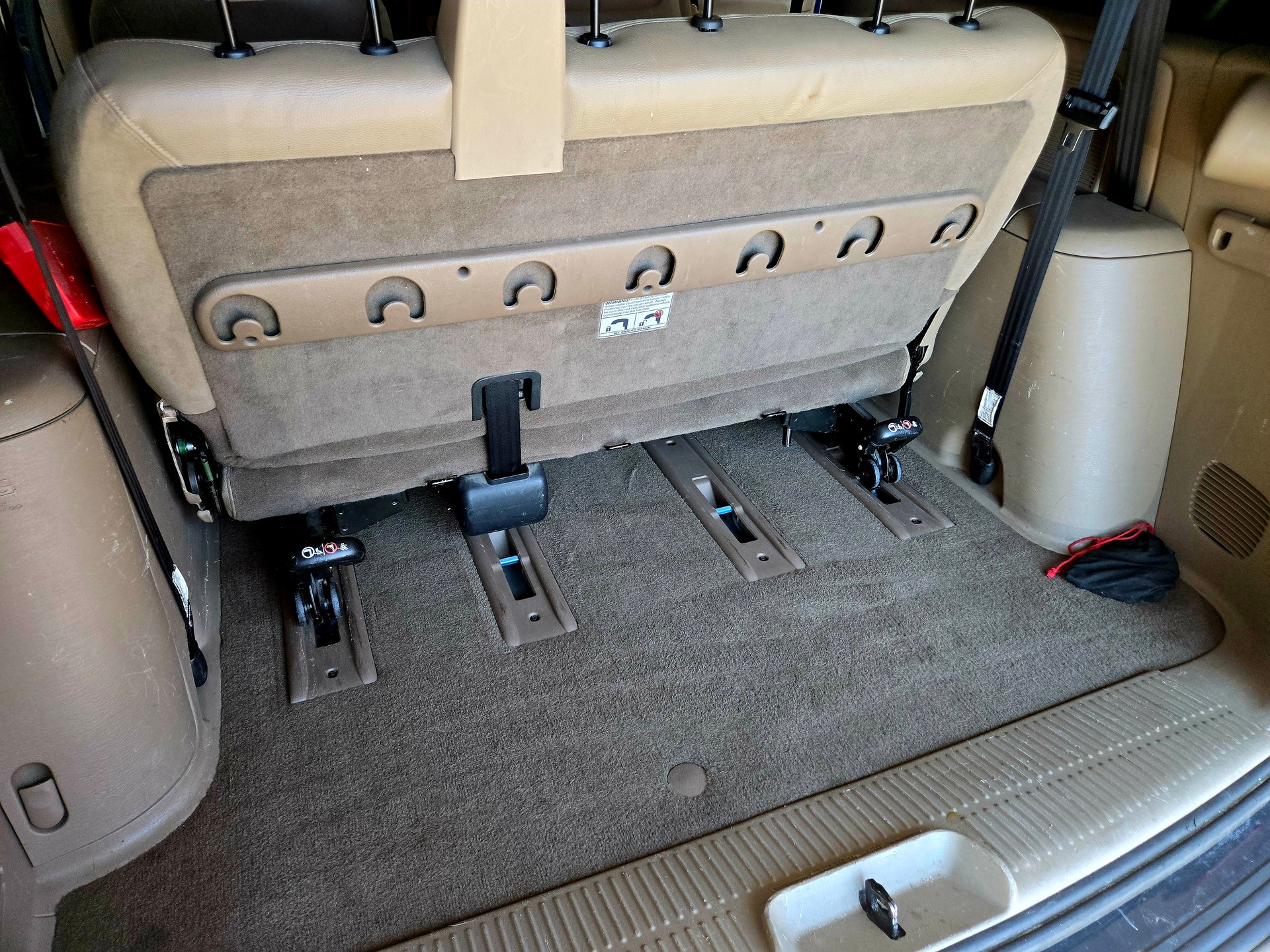 CHRYSLER Grand Voyager 3.3 LX-image-12