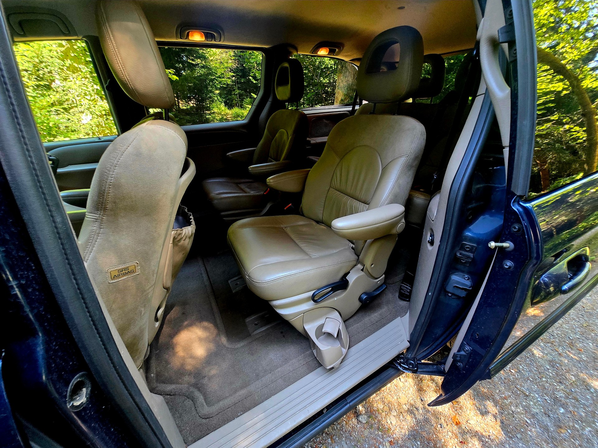 CHRYSLER Grand Voyager 3.3 LX-image-6