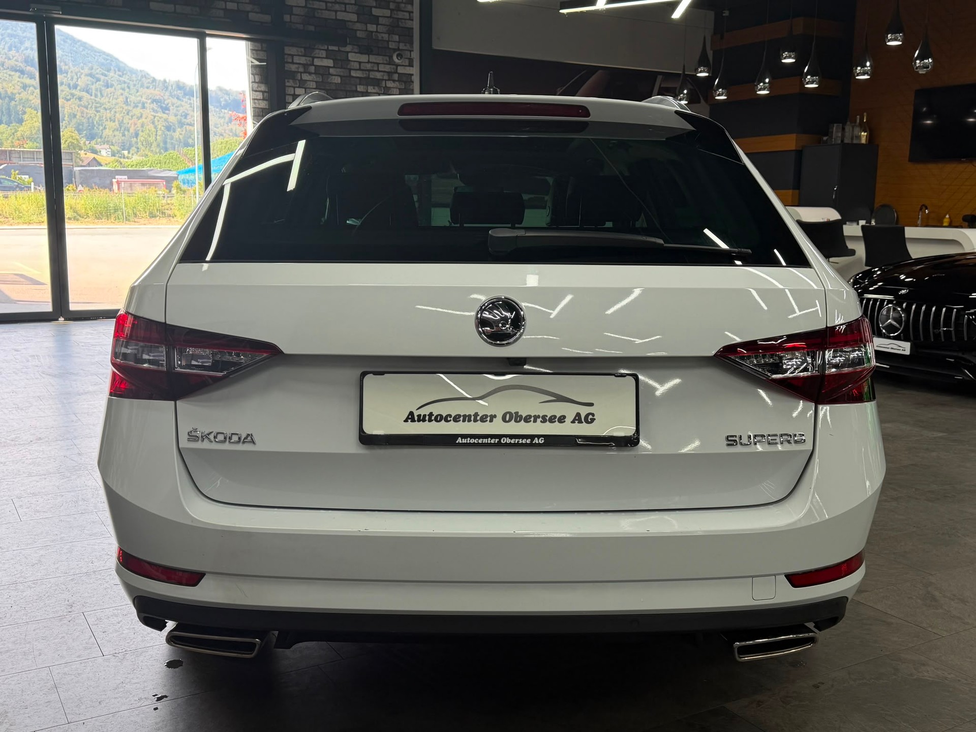 SKODA Superb Combi 2.0 TSI L&K 4x4 DSG-image-5