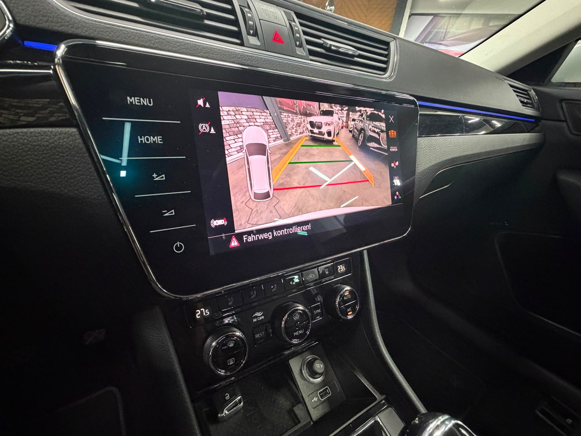 SKODA Superb Combi 2.0 TSI L&K 4x4 DSG-image-15