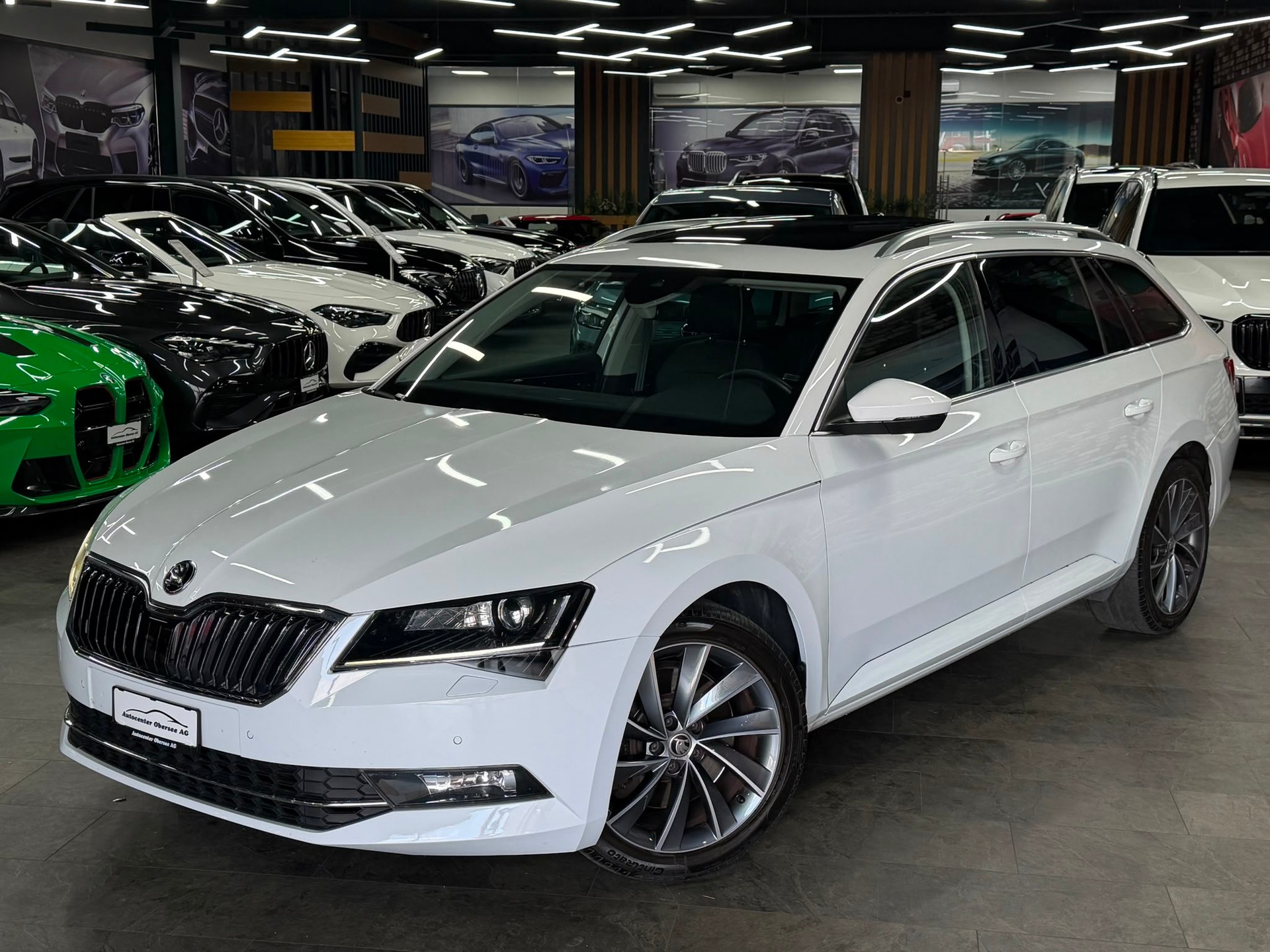 SKODA Superb Combi 2.0 TSI L&K 4x4 DSG-image-0