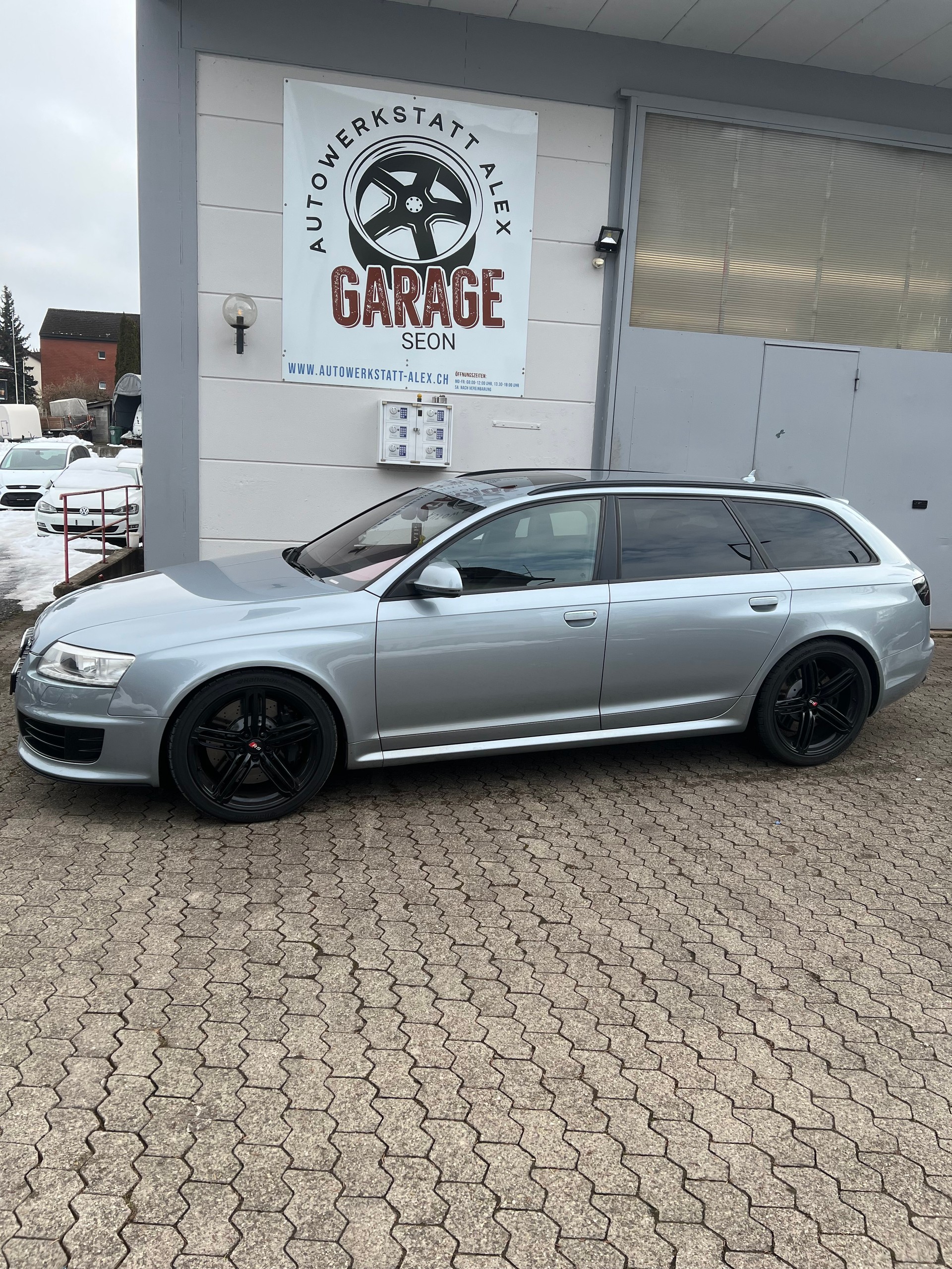 AUDI RS6 Avant 5.0 TFSI V10 quattro tiptronic-image-3
