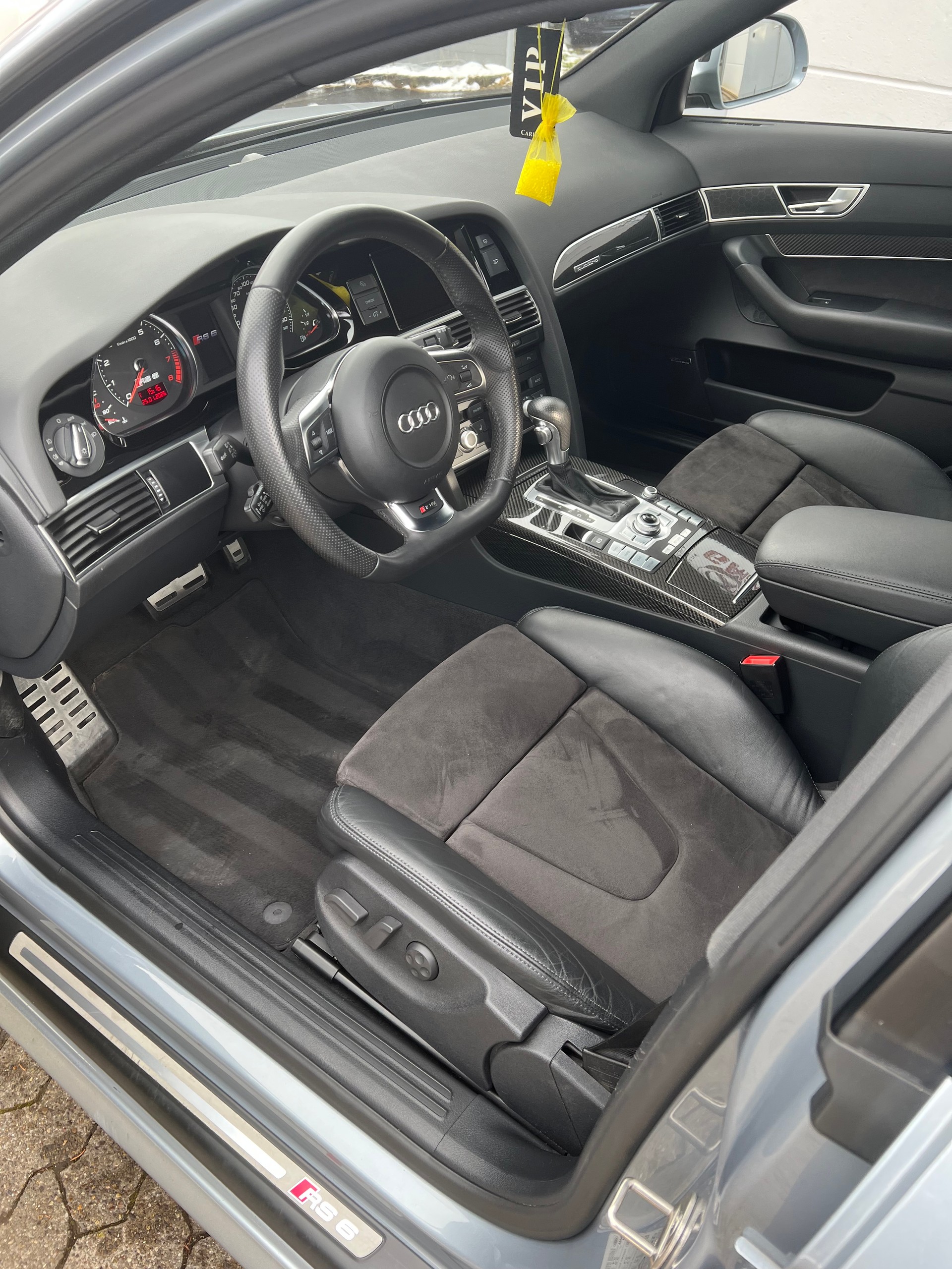 AUDI RS6 Avant 5.0 TFSI V10 quattro tiptronic-image-12