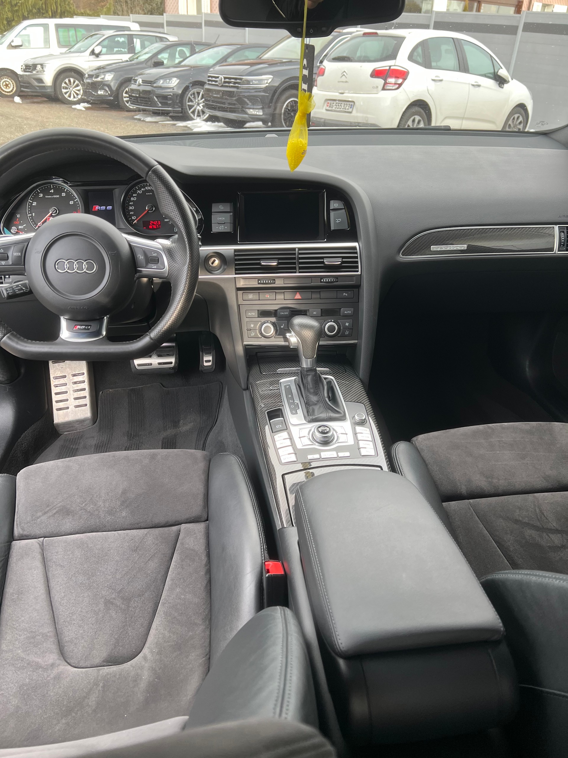 AUDI RS6 Avant 5.0 TFSI V10 quattro tiptronic-image-13