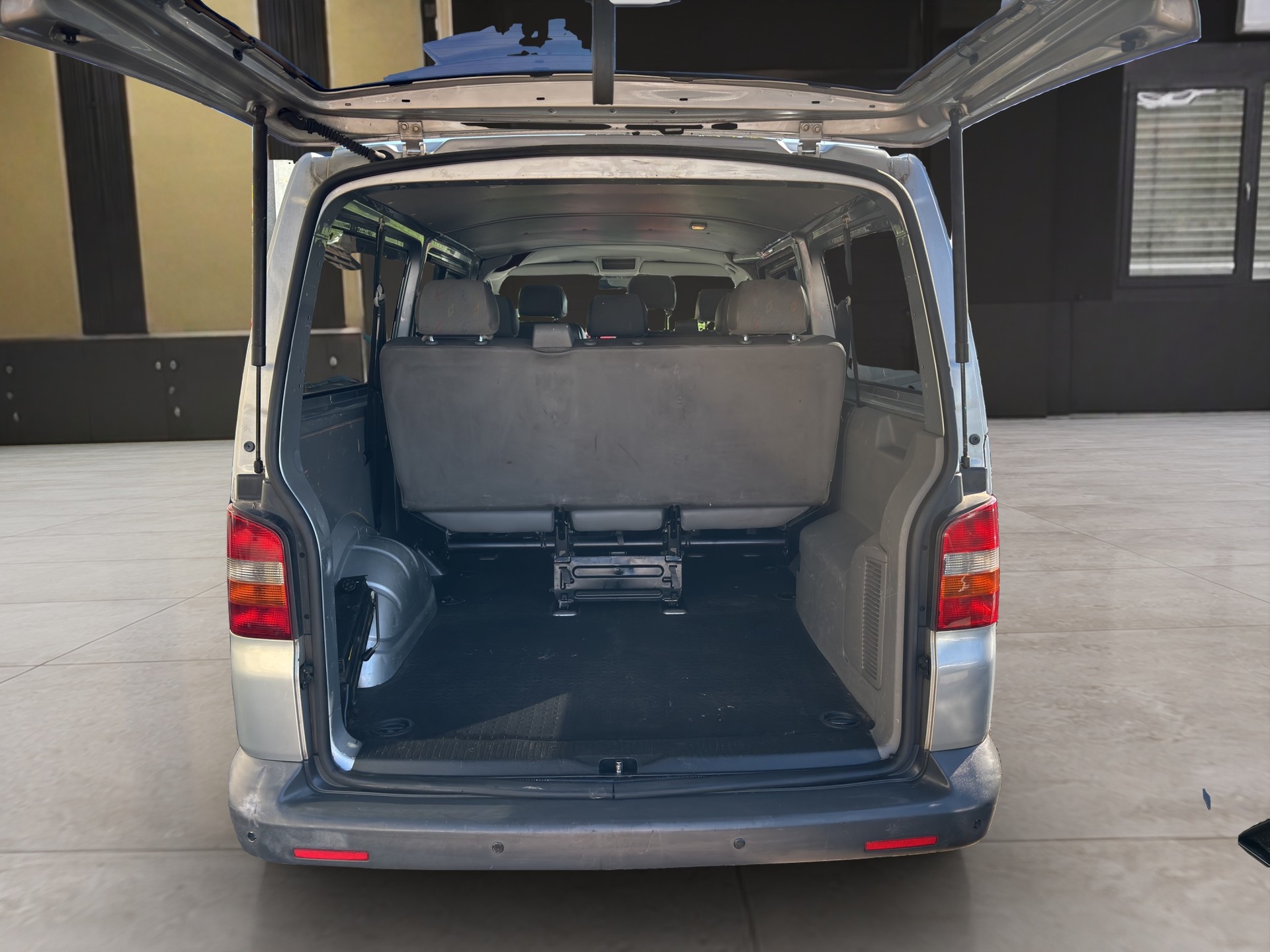 VW T5 Caravelle Trend 2.5TDI PD 4M-image-14