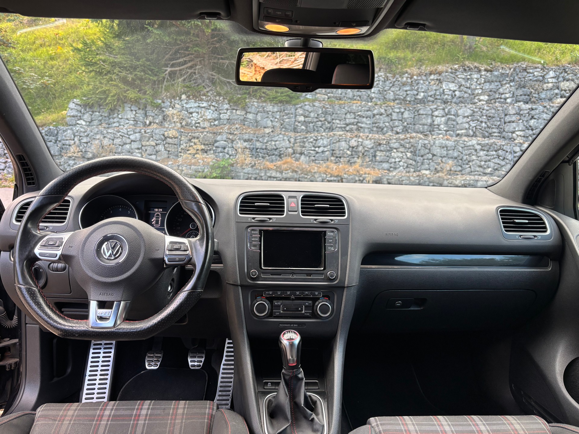 VW 2.0 TSI GTI-image-4