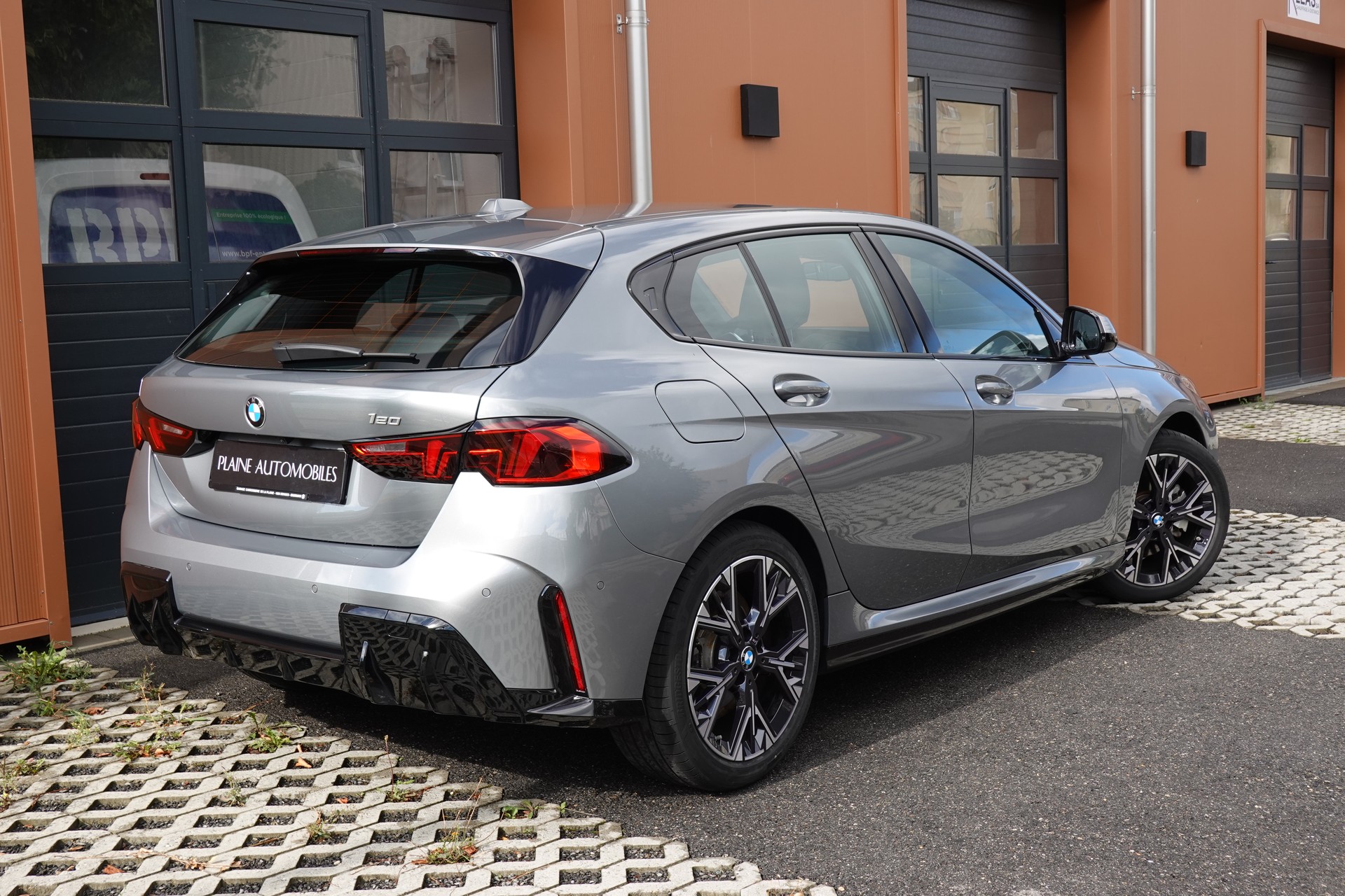 BMW 120 M Sport Pro " Leasing 2.9% * Garantie Usine * Version M-Sport Pro *Jantes 18 * Tempomat * Pack Lumière * Camera/Capteurs"-image-6