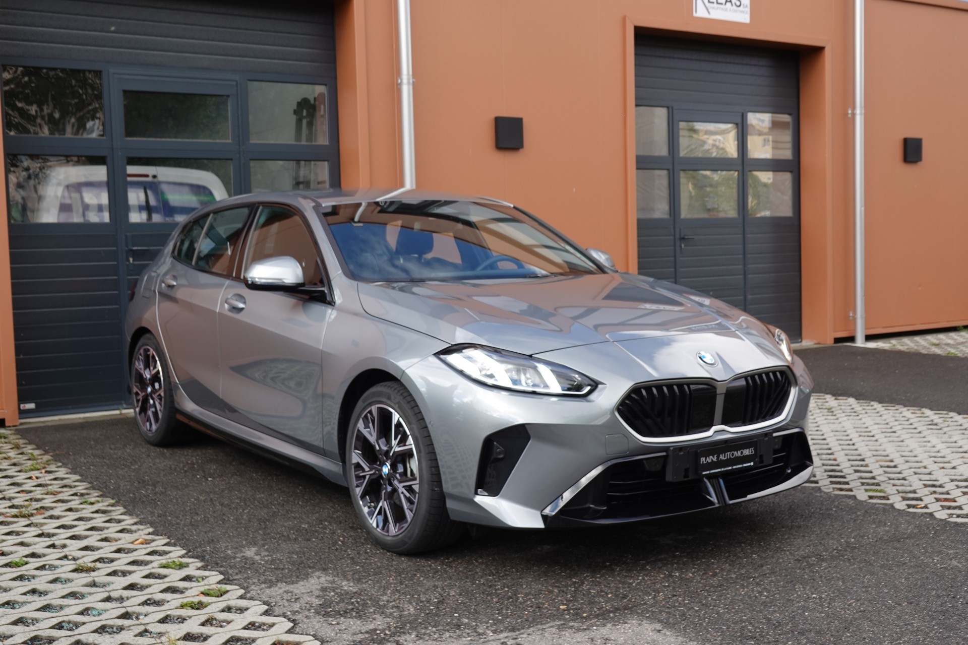 BMW 120 M Sport Pro " Leasing 2.9% * Garantie Usine * Version M-Sport Pro *Jantes 18 * Tempomat * Pack Lumière * Camera/Capteurs"-image-2