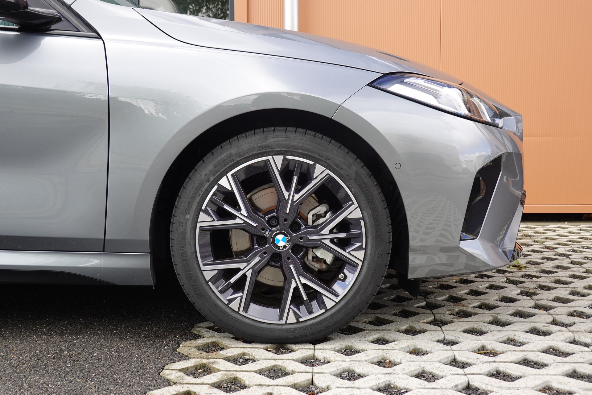 BMW 120 M Sport Pro " Leasing 2.9% * Garantie Usine * Version M-Sport Pro *Jantes 18 * Tempomat * Pack Lumière * Camera/Capteurs"-image-4