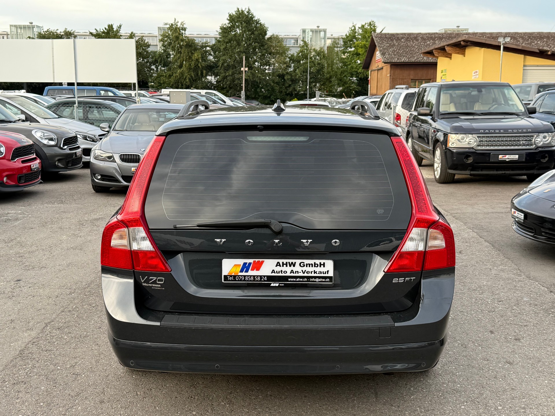 VOLVO V70 2.5T Flexifuel Momentum Geartronic / Frisch ab MFK / 1.Hand / Servicegepflegt bei Volvo / Leder / Navi-image-4