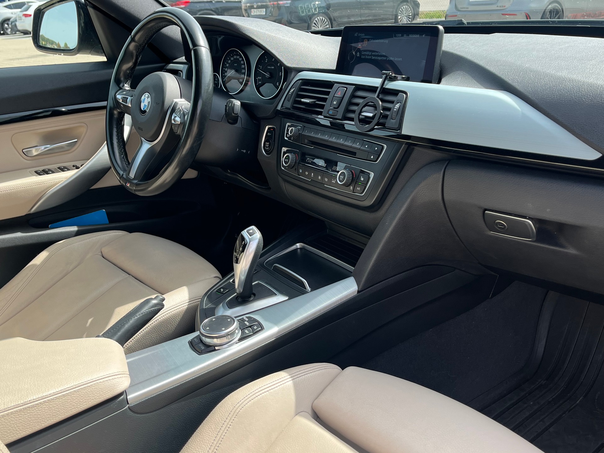 BMW 320d GT Sport Line Steptronic-image-15