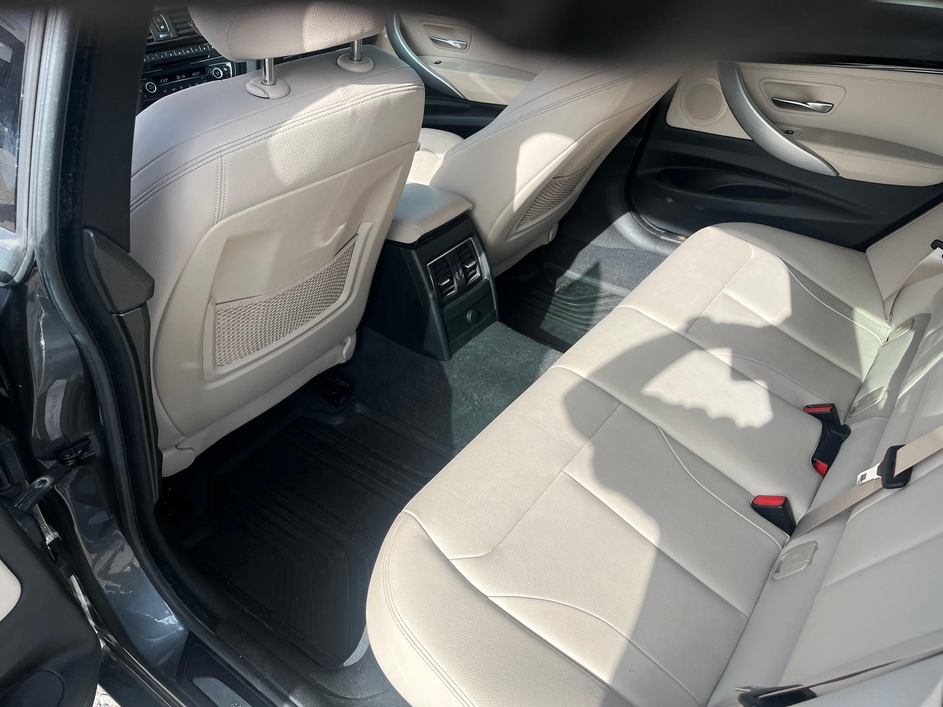 BMW 320d GT Sport Line Steptronic-image-13