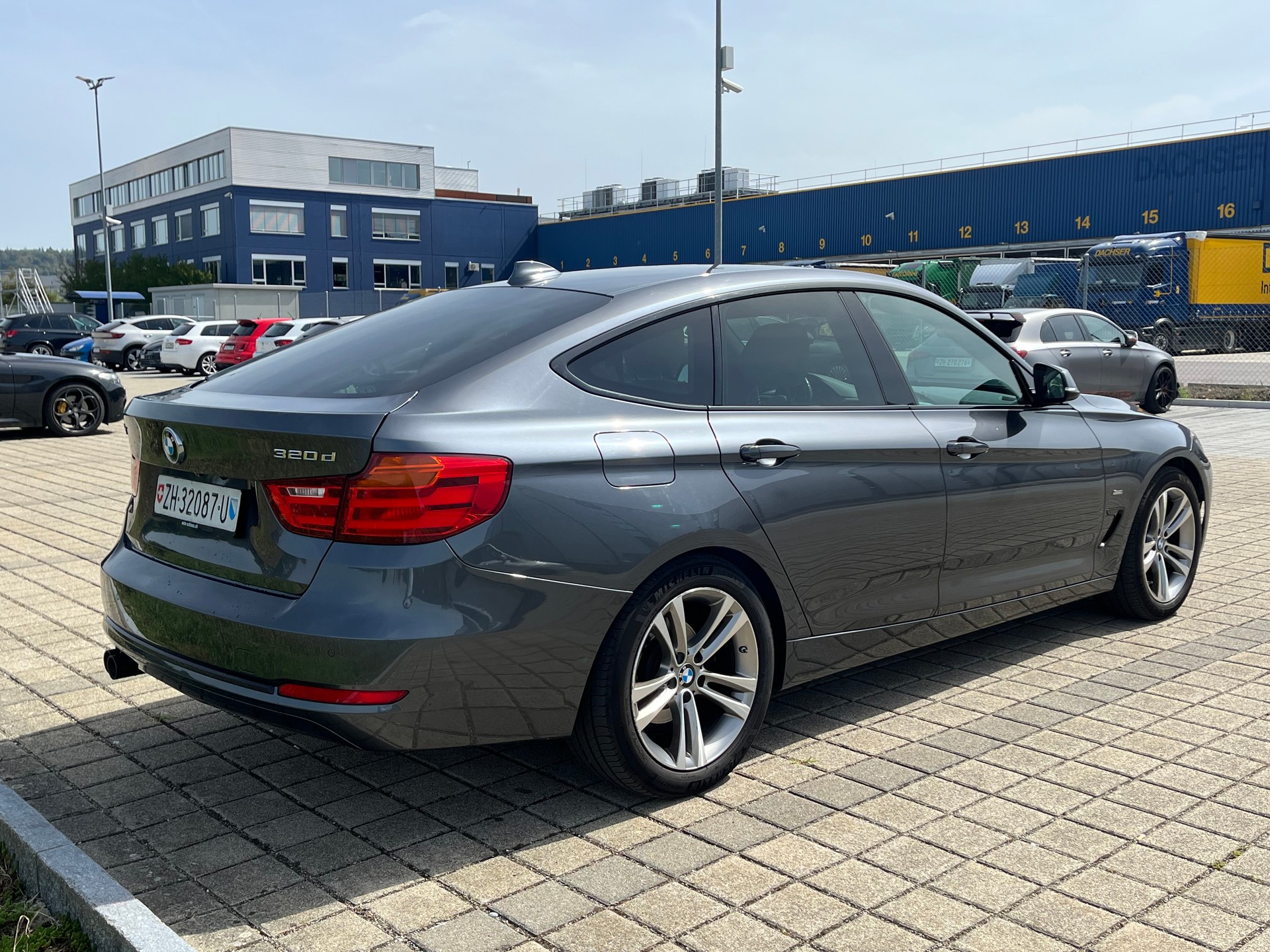 BMW 320d GT Sport Line Steptronic-image-6