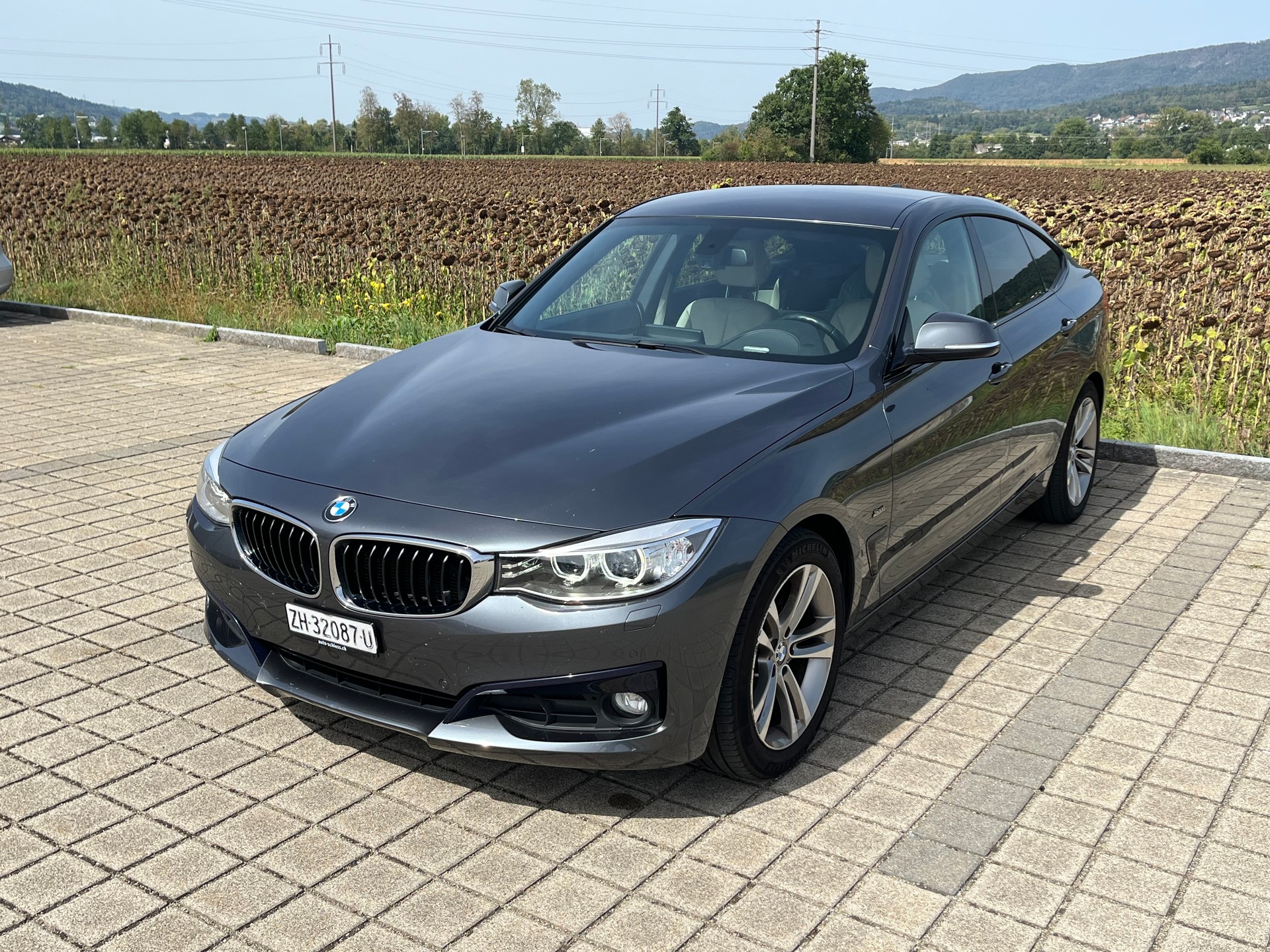 BMW 320d GT Sport Line Steptronic-image-4