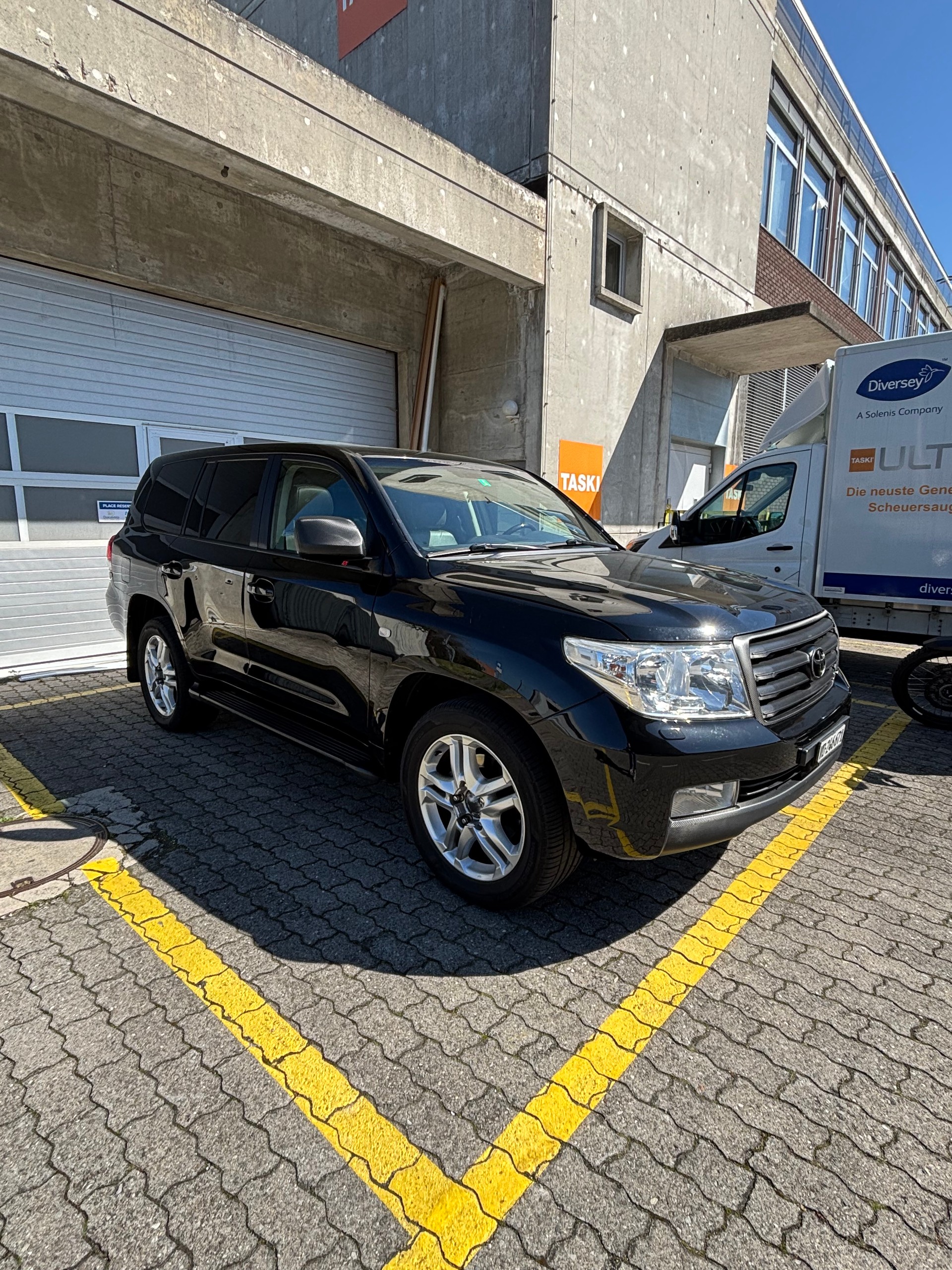 TOYOTA 4.5 D-4D V8 Linea Luna 7P.-image-0