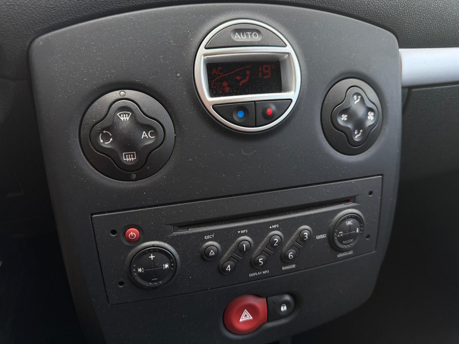 RENAULT Clio Grandtour 1.2 16V Turbo Expression-image-10