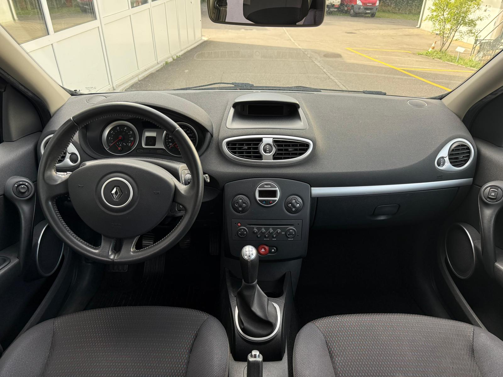 RENAULT Clio Grandtour 1.2 16V Turbo Expression-image-8