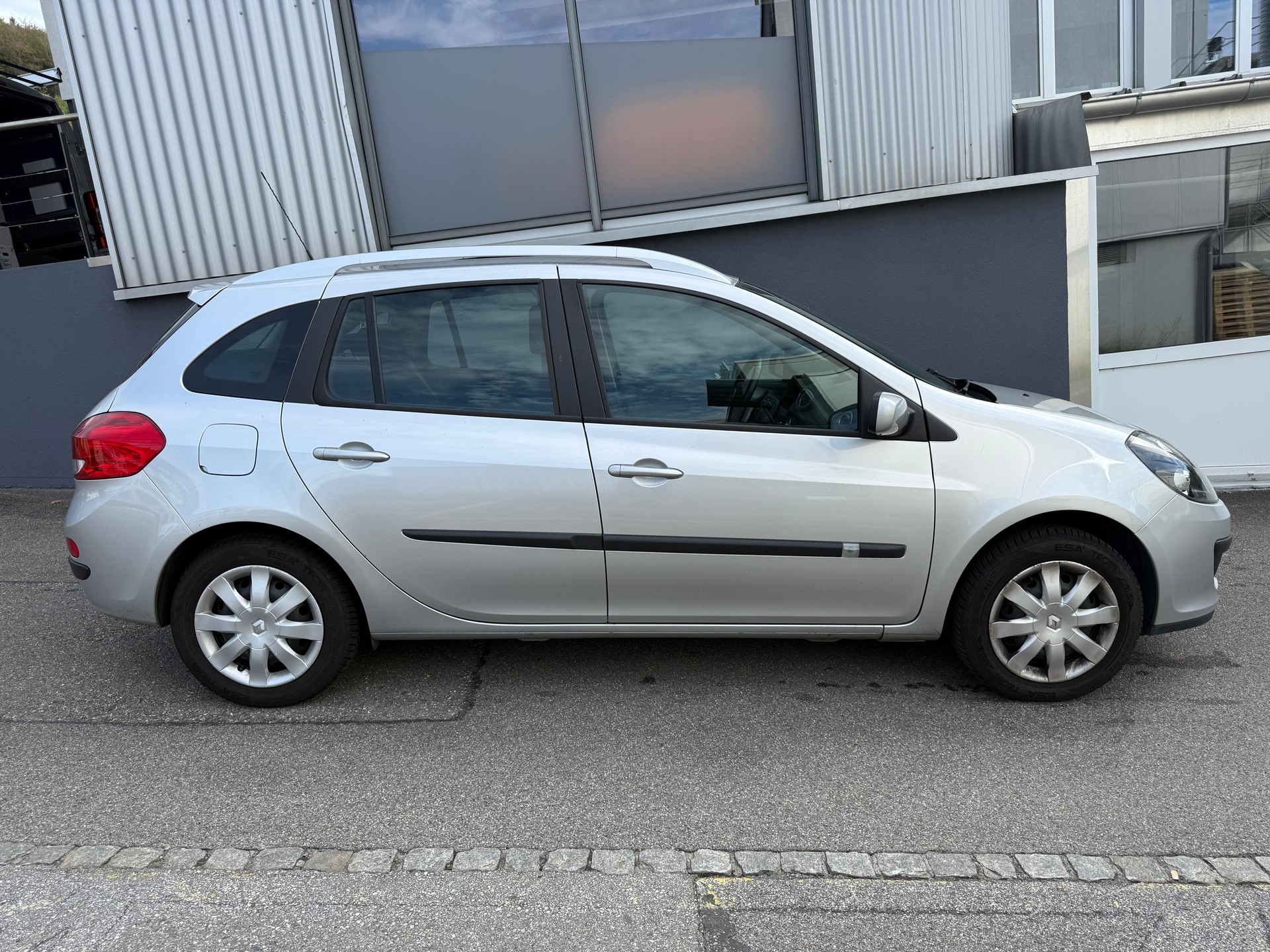 RENAULT Clio Grandtour 1.2 16V Turbo Expression-image-4